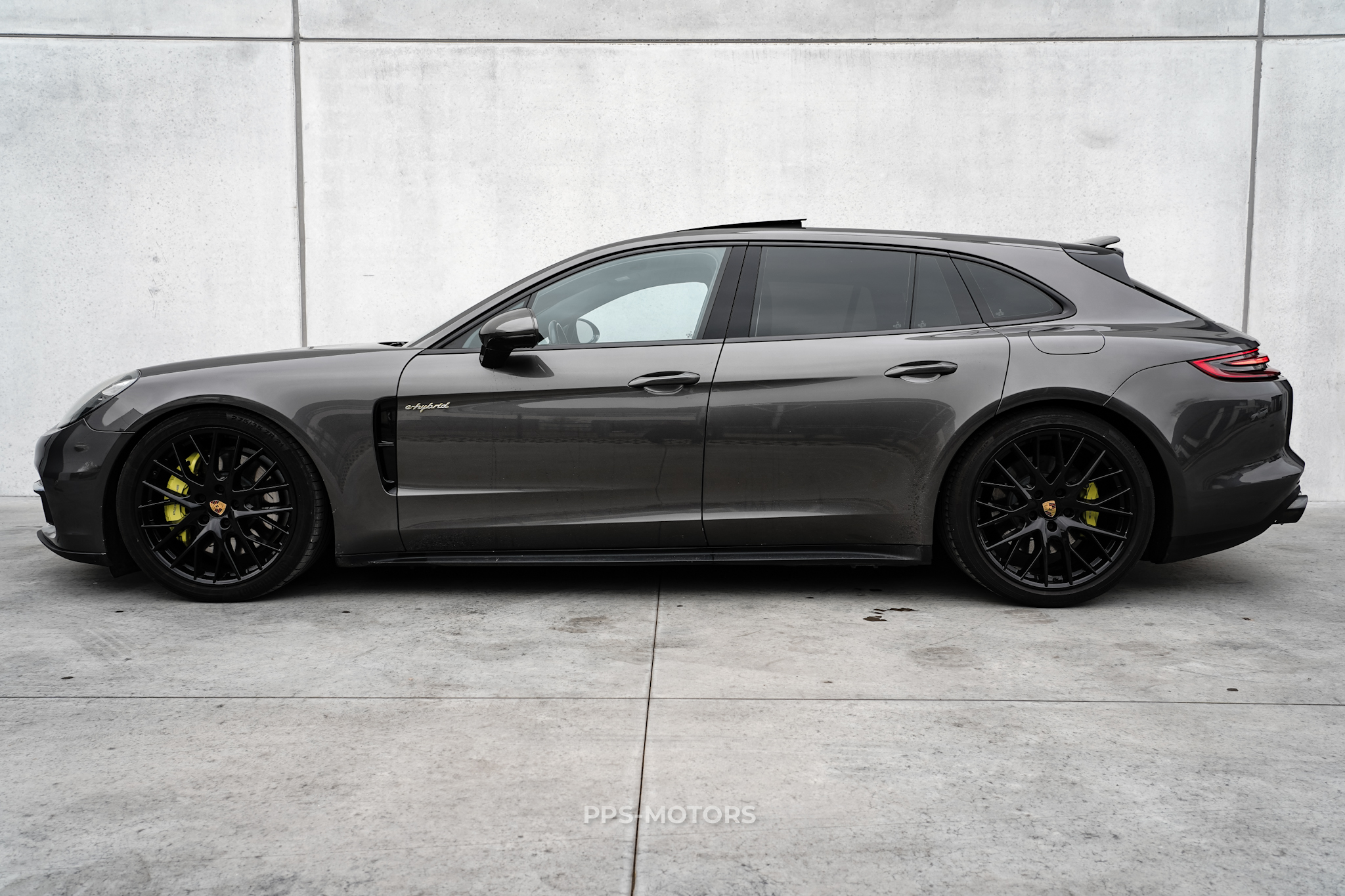 Porsche PANAMERA 4 E-HYBRID photo 4