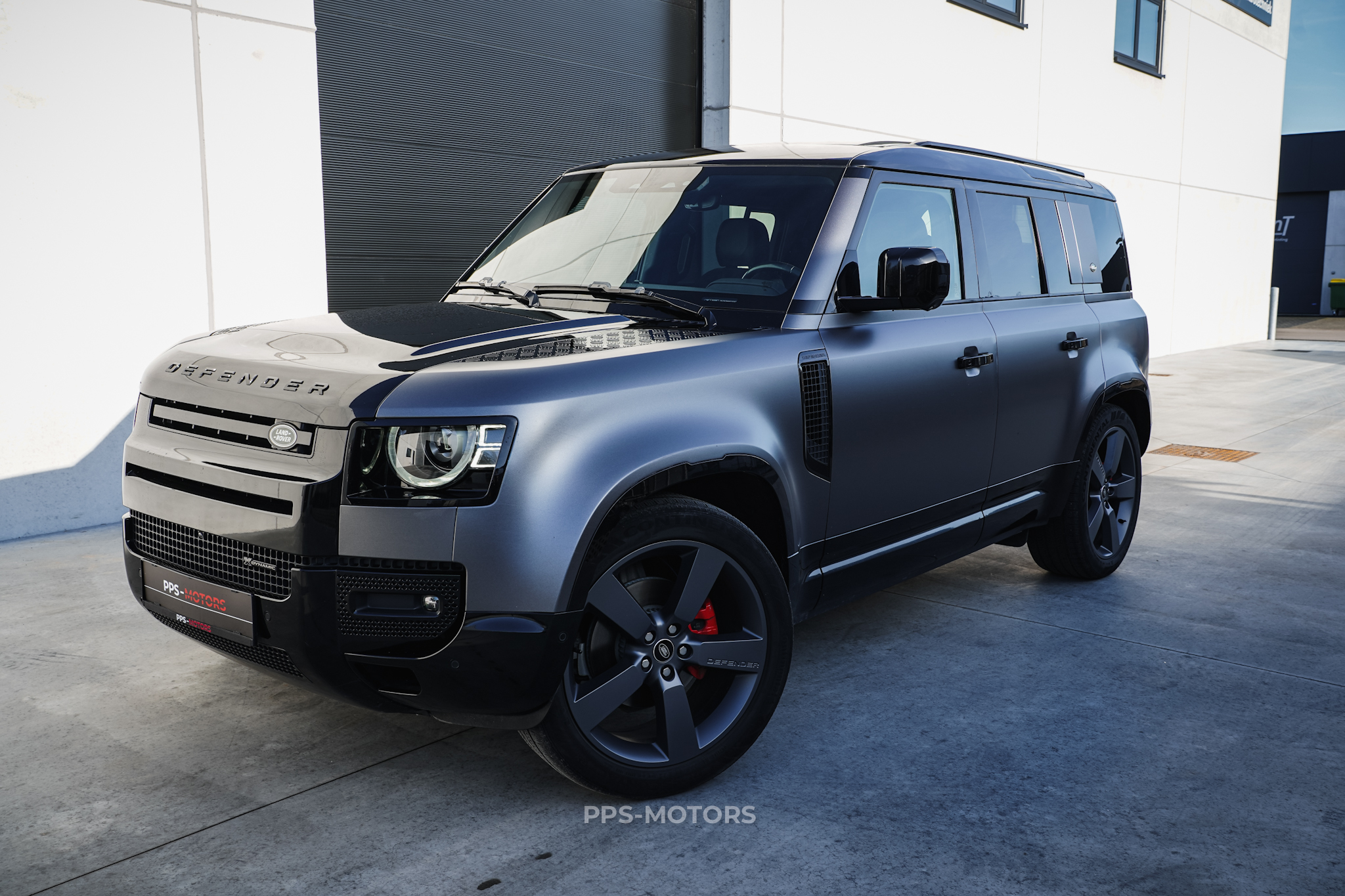 Land Rover DEFENDER 110 SE X-DYNAMIC photo 1
