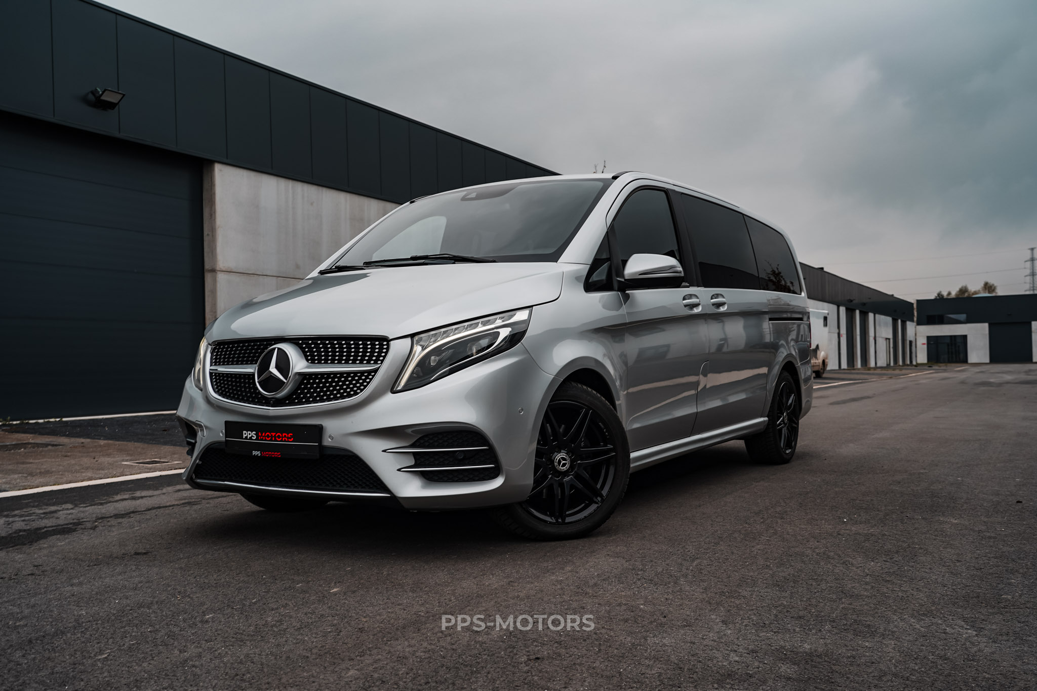 Mercedes Benz V300 4-MATIC AMG PAKKET photo 1