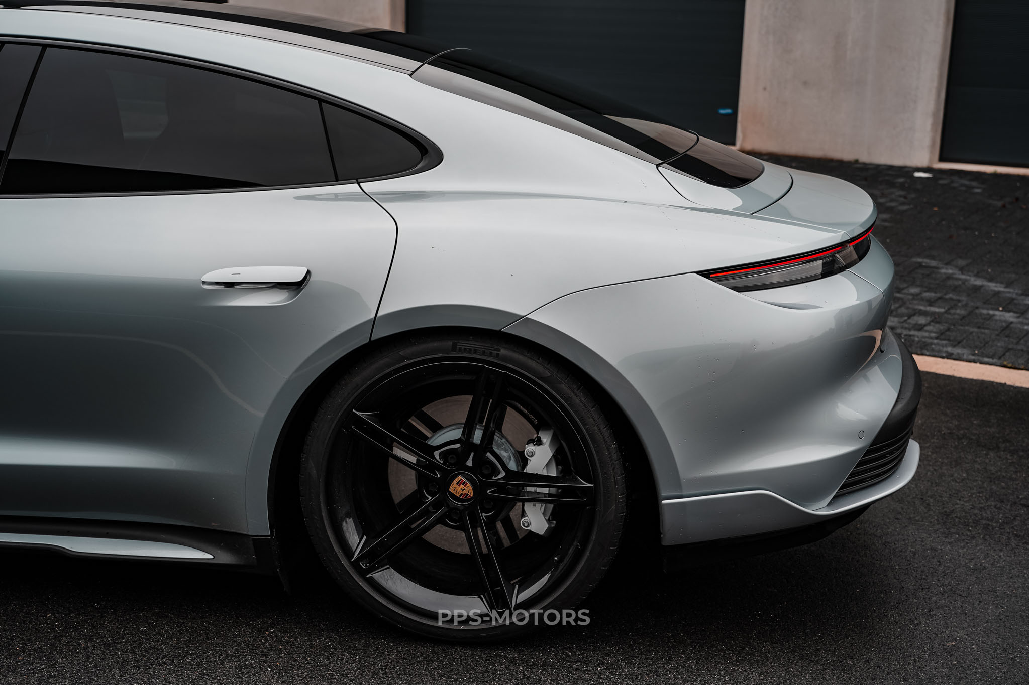 Porsche TAYCAN 4S SPORTDESIGN photo 22