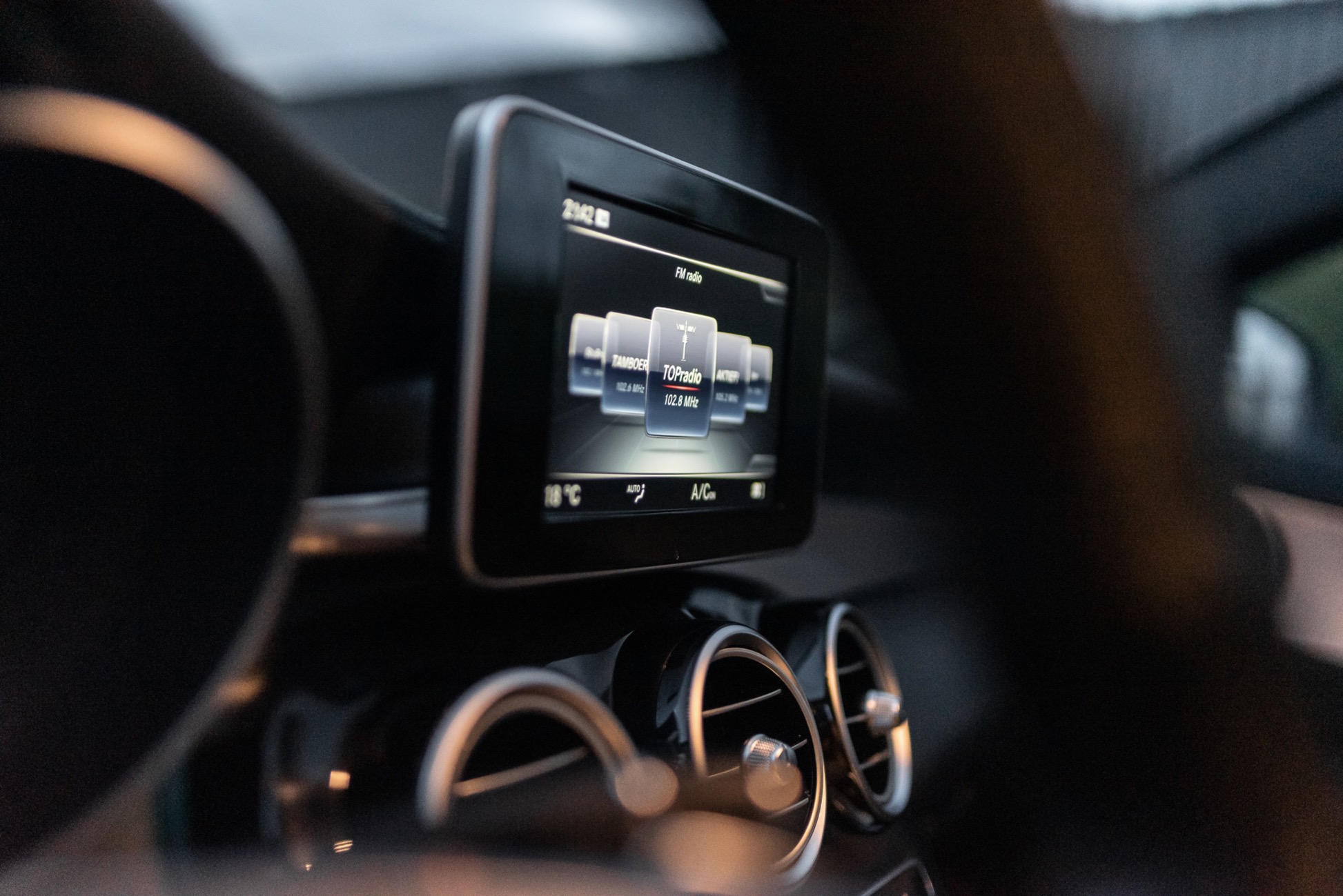 Mercedes Benz C180 BLUETEC AMG-LINE photo 17