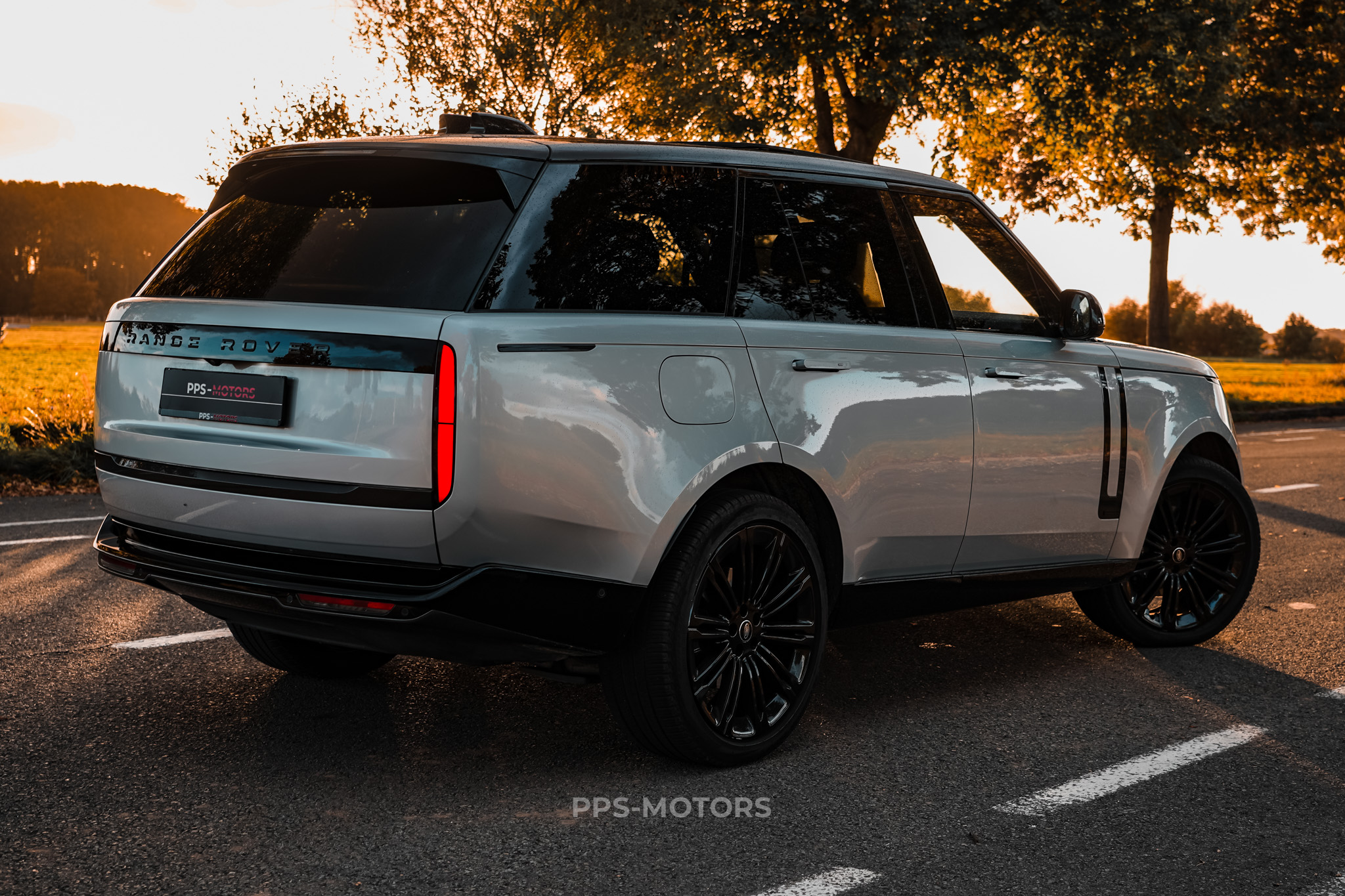 Land Rover RANGE ROVER D300 AUTOBIOGRAPHY photo 13