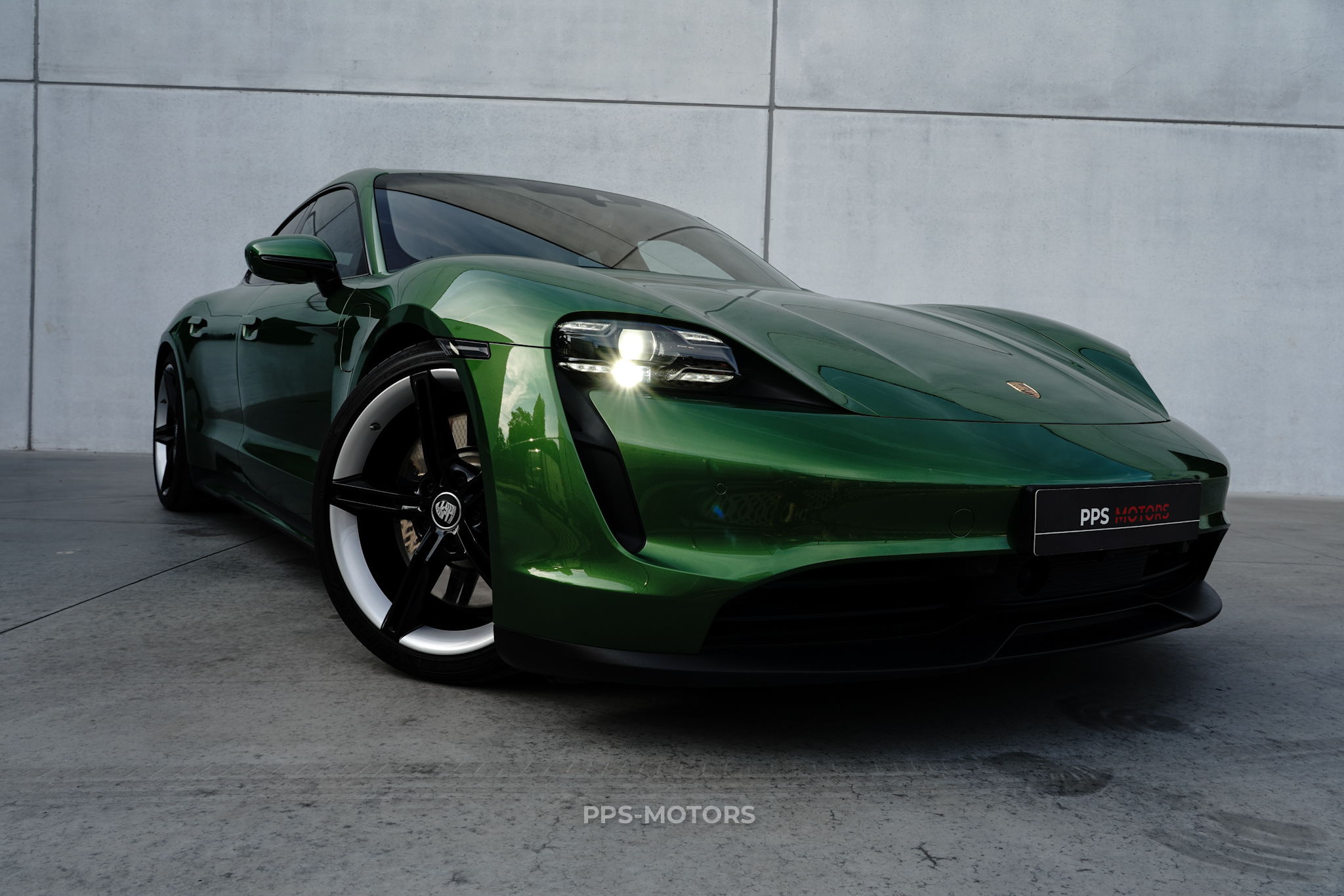 Porsche TAYCAN 4S photo 6