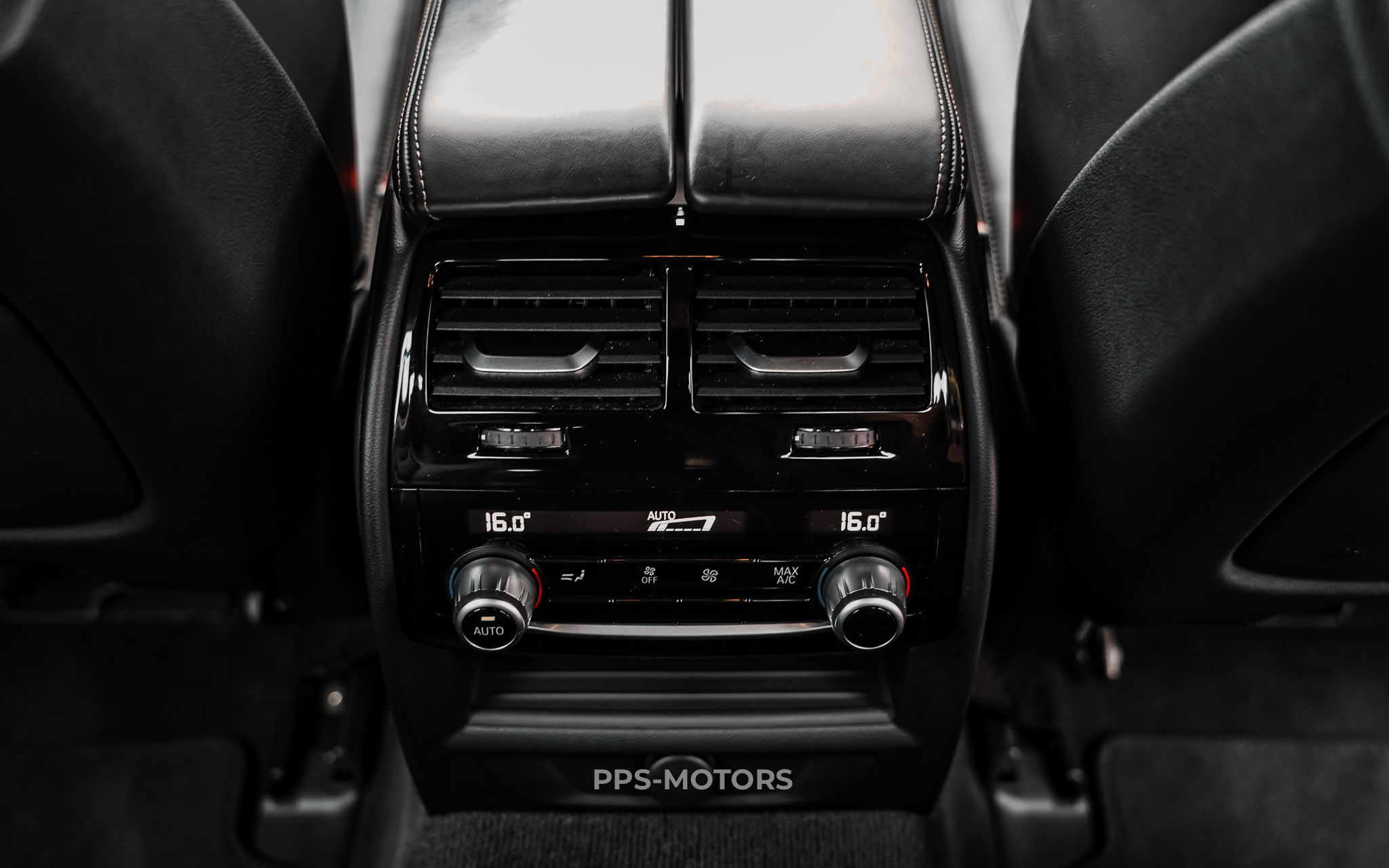 BMW M550d xAS photo 31
