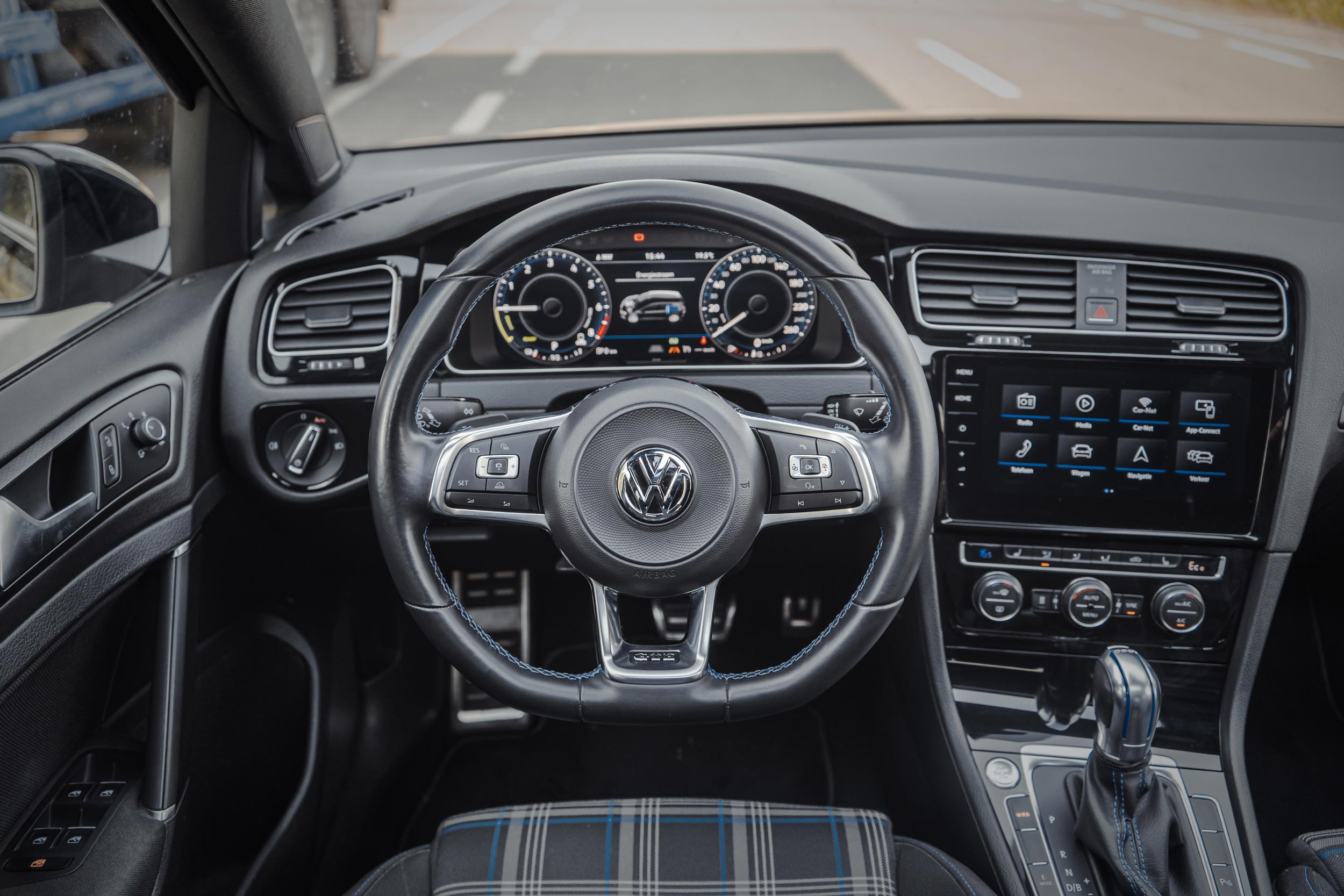 Volkswagen GOLF GTE photo 13