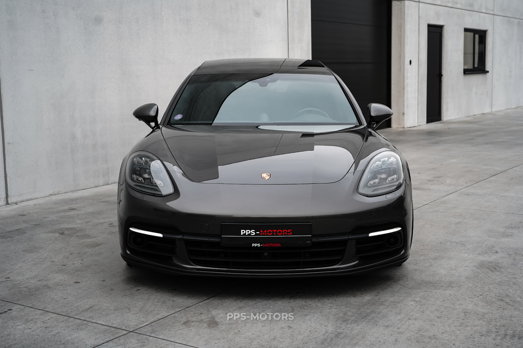 Porsche PANAMERA 4 E-HYBRID photo 3