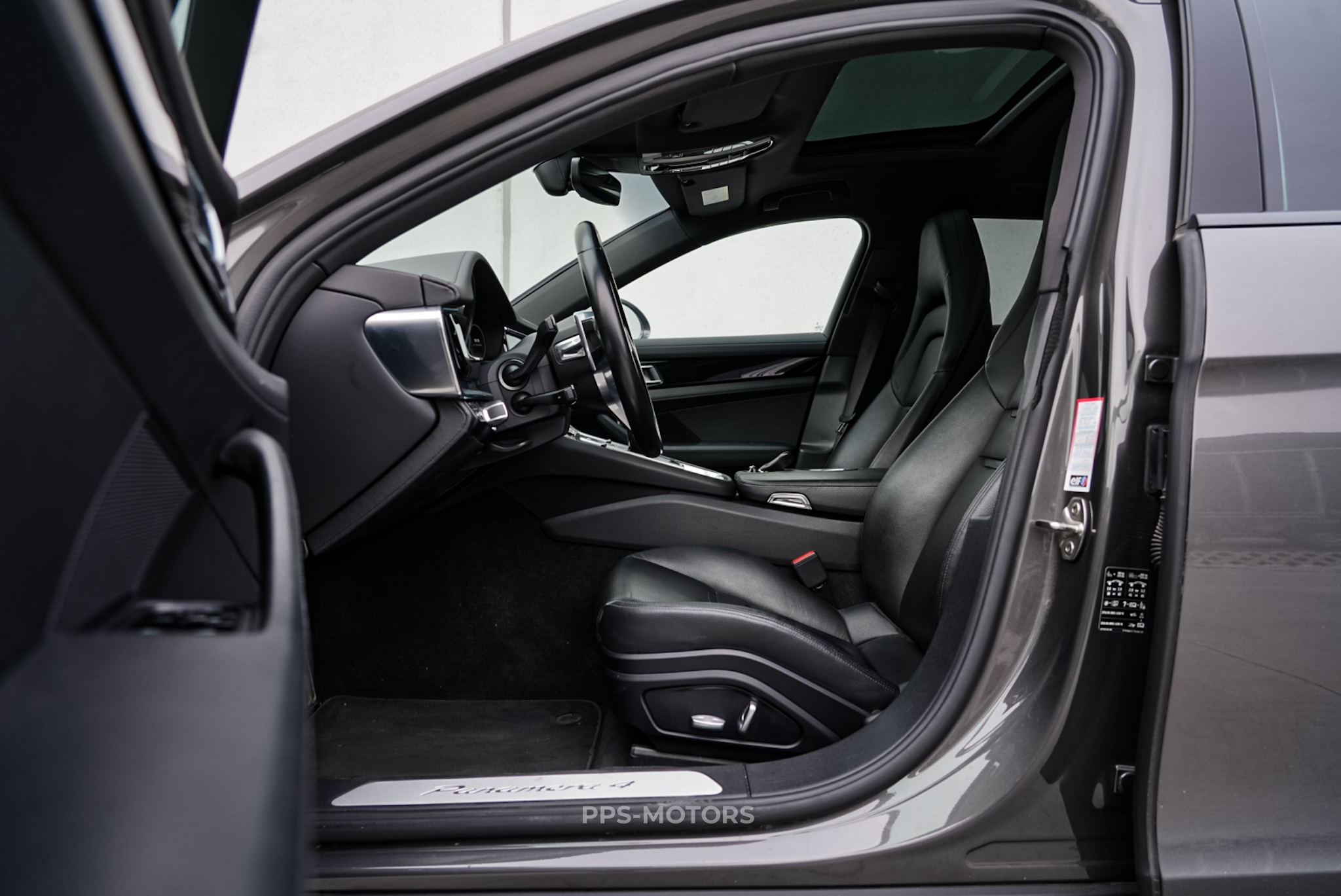 Porsche PANAMERA 4 E-HYBRID photo 8