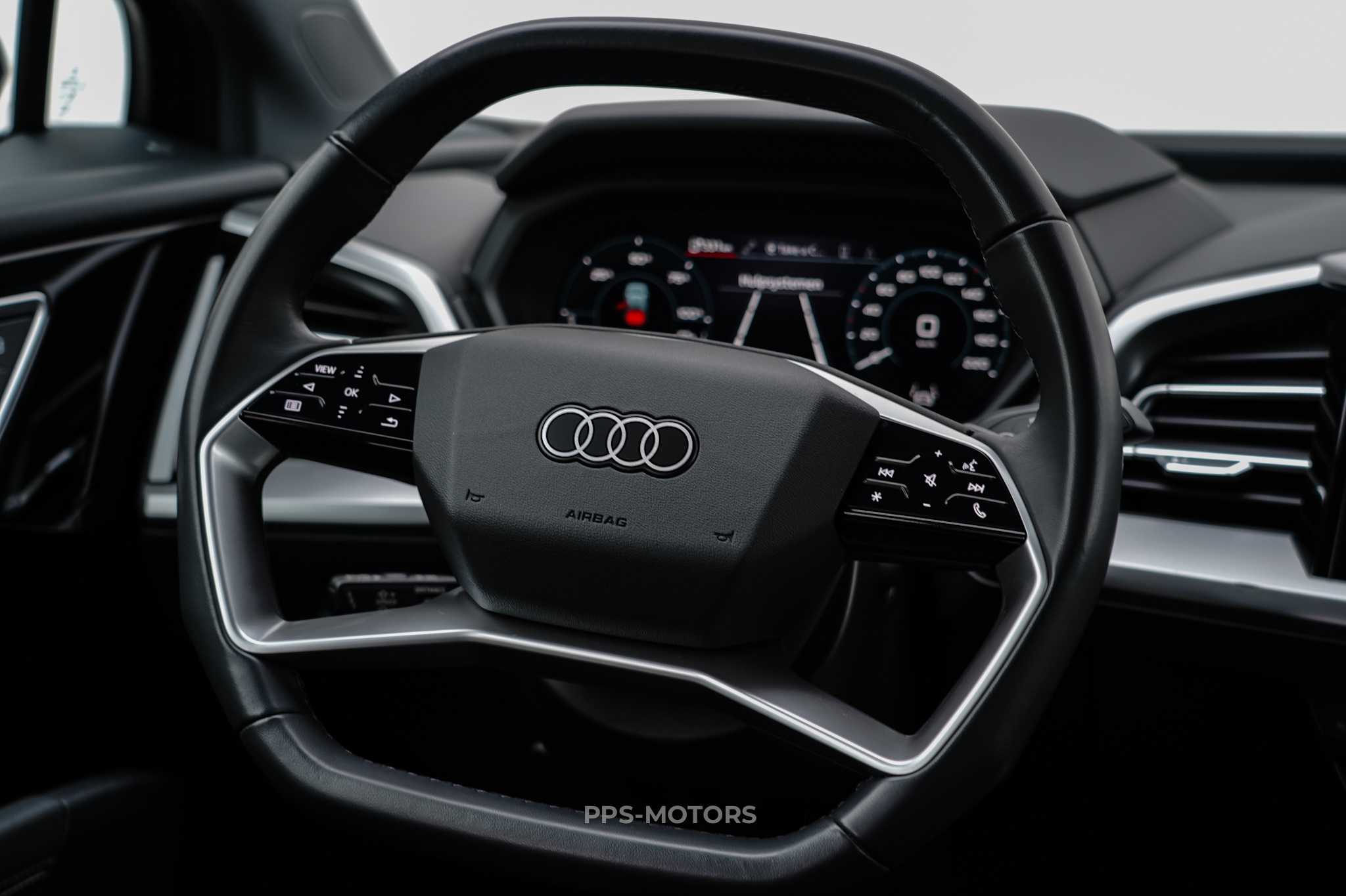 Audi Q4 E-TRON photo 18