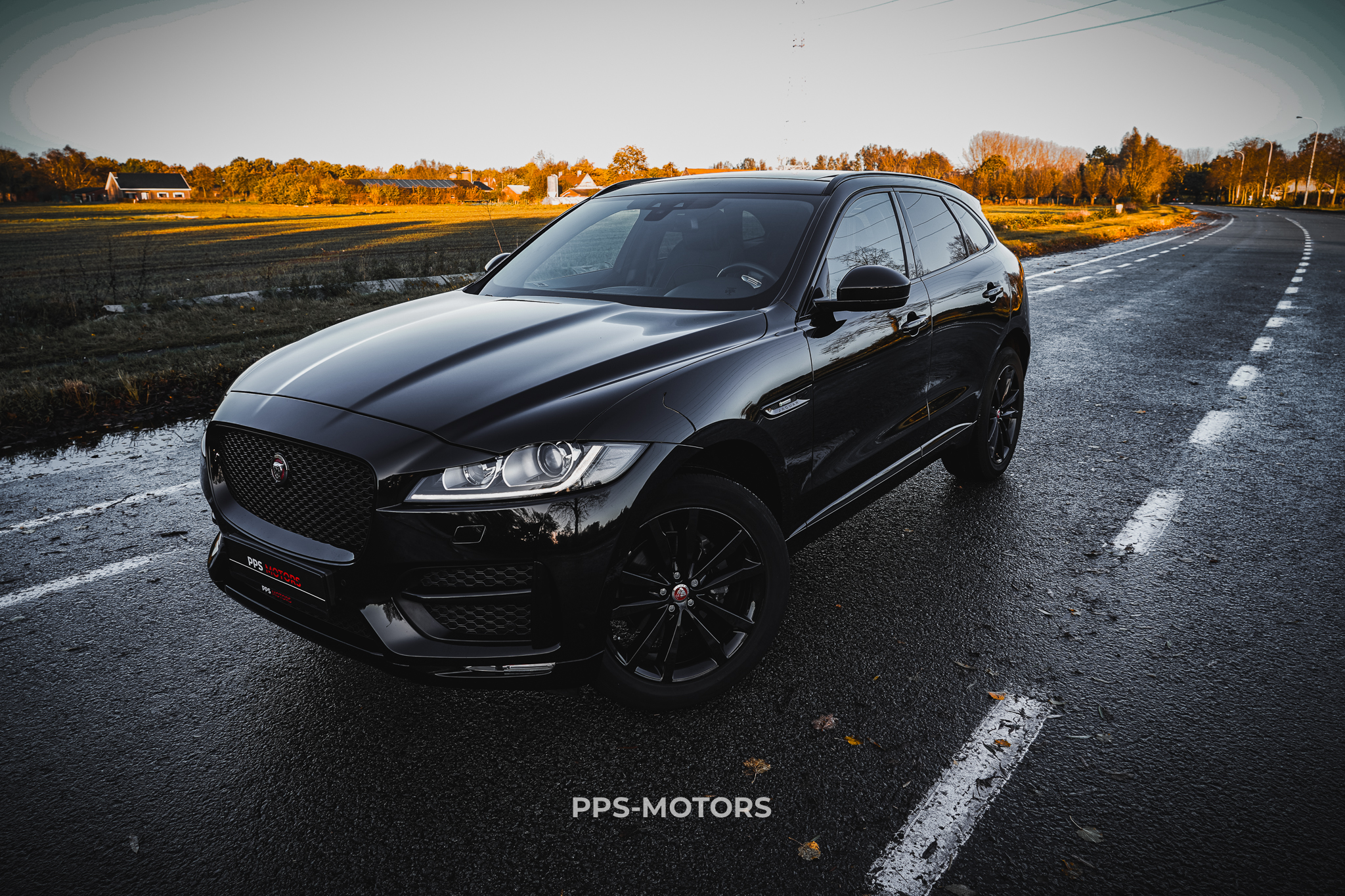 JAGUAR F-PACE 2.0 AWD R-SPORT photo 4