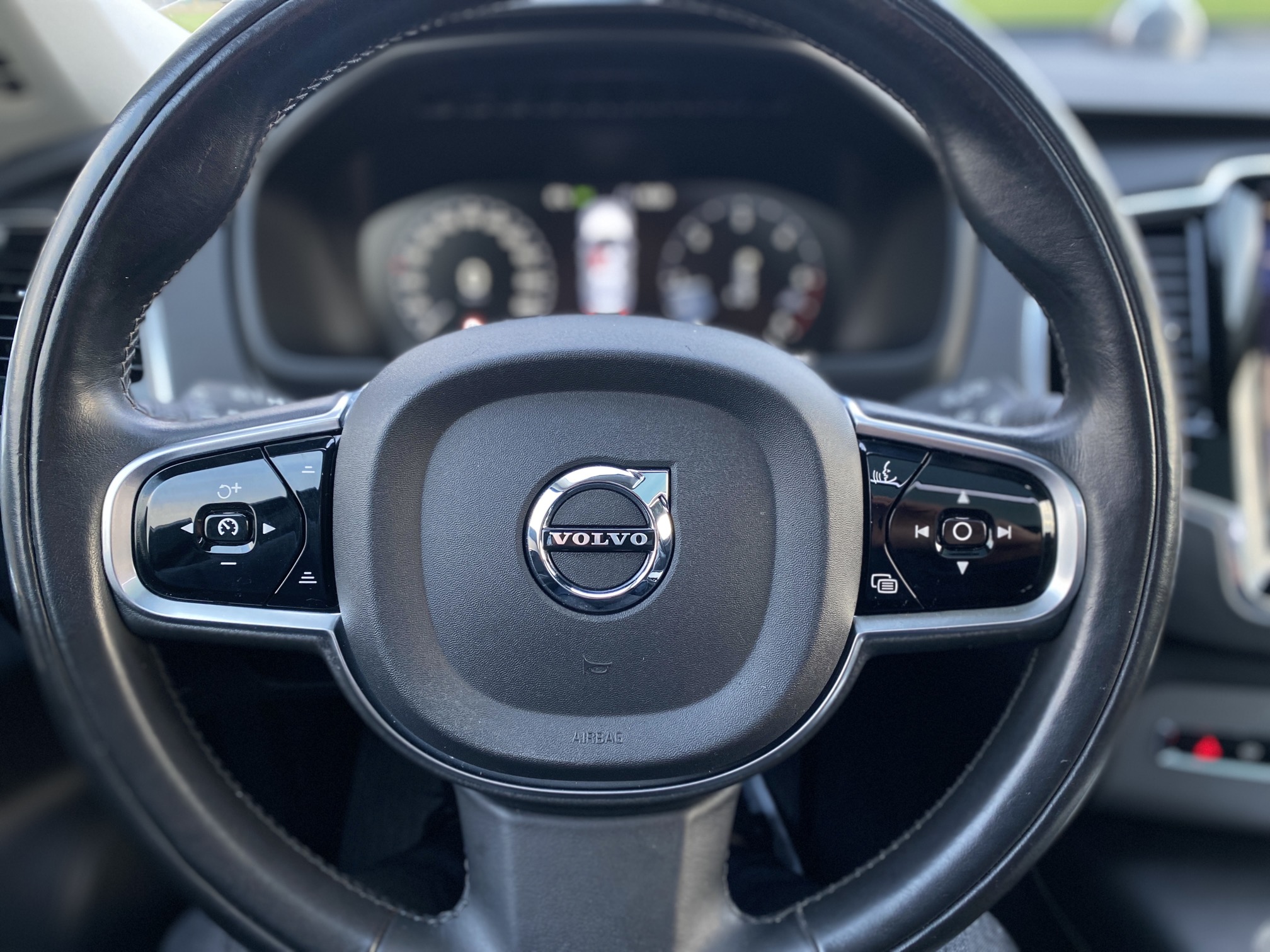 Volvo XC90 2.0D 4WD photo 17