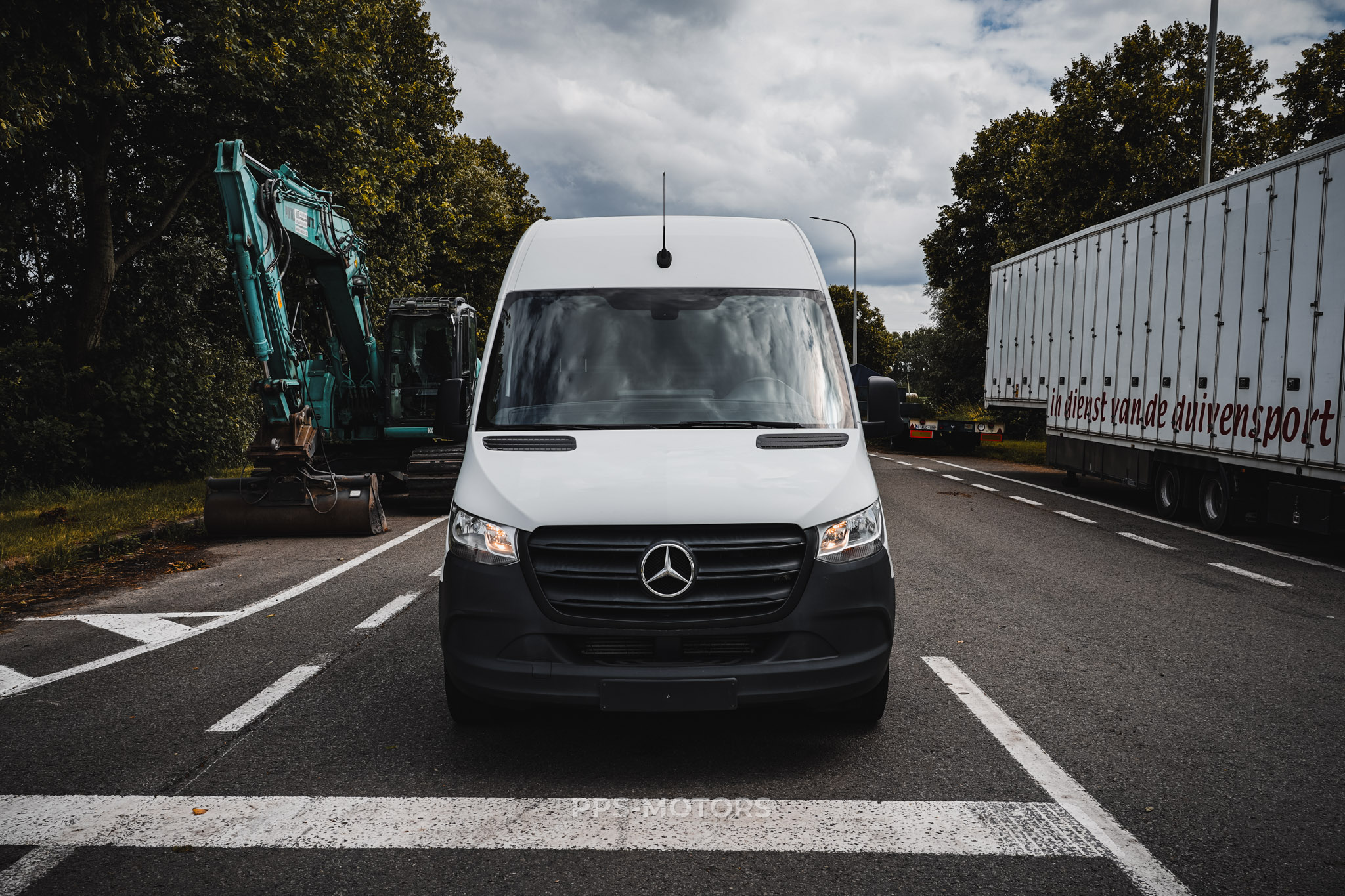 Mercedes Benz SPRINTER 314 CDI L2H2 LV photo 2