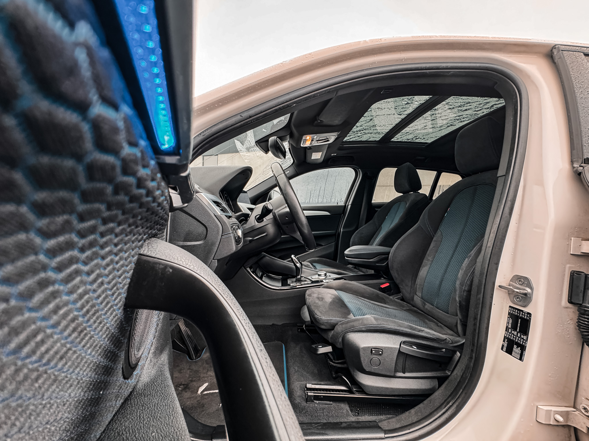 BMW X2 sDrive 18iA M-Pakket photo 11