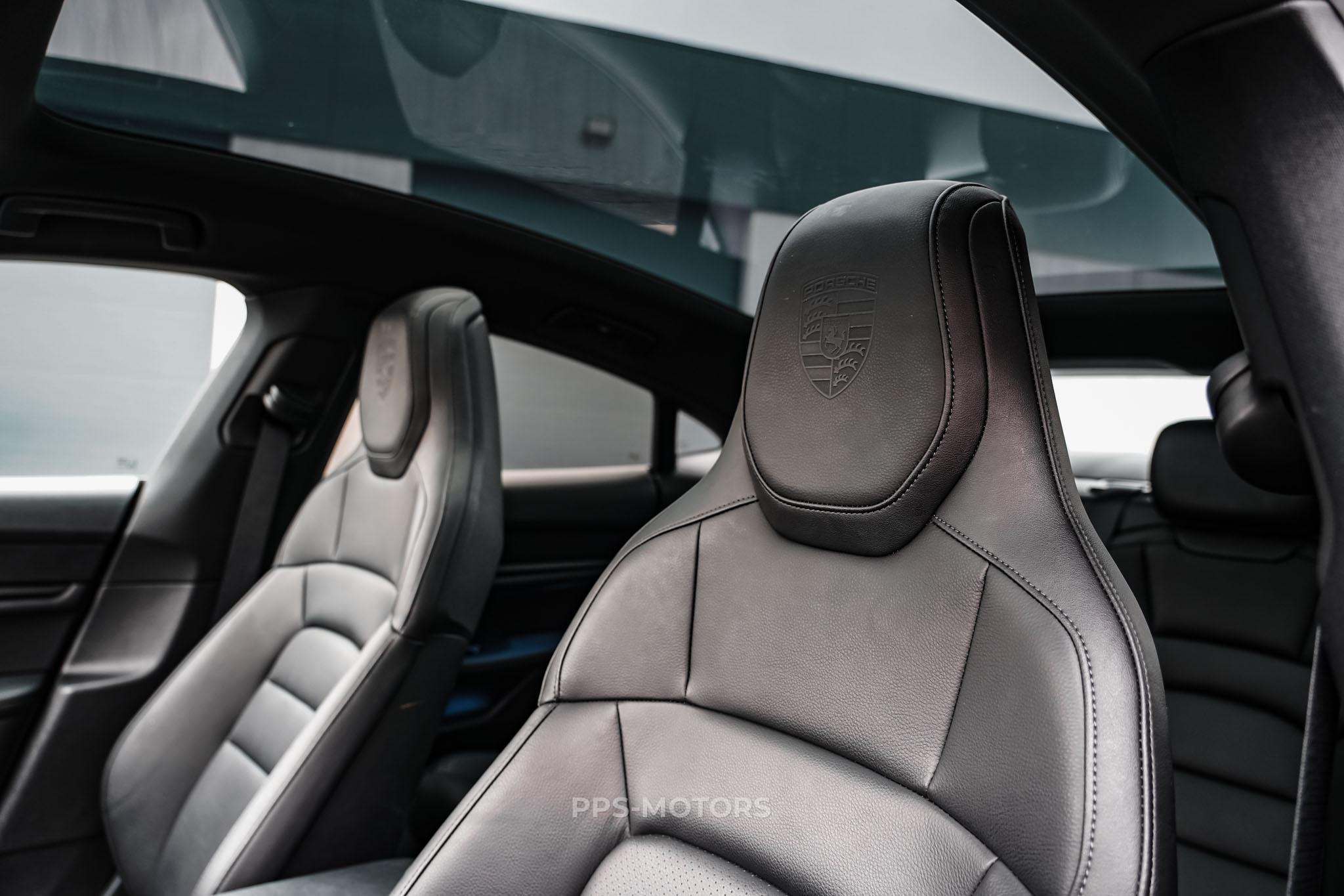 Porsche TAYCAN 4S SPORTDESIGN photo 26