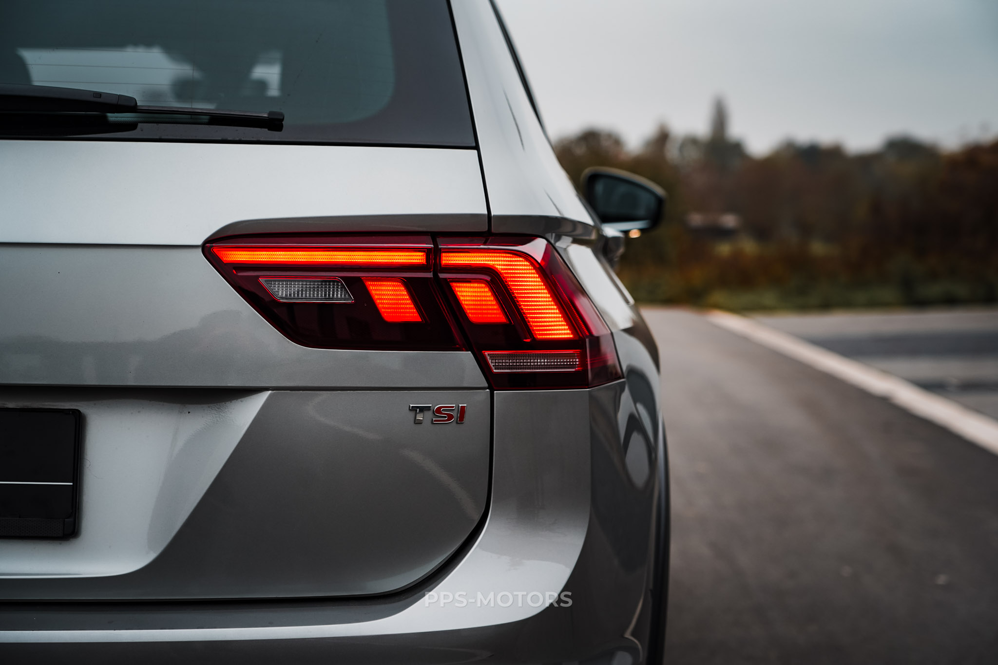 Volkswagen TIGUAN 1.4 TSI DSG R-LINE photo 8