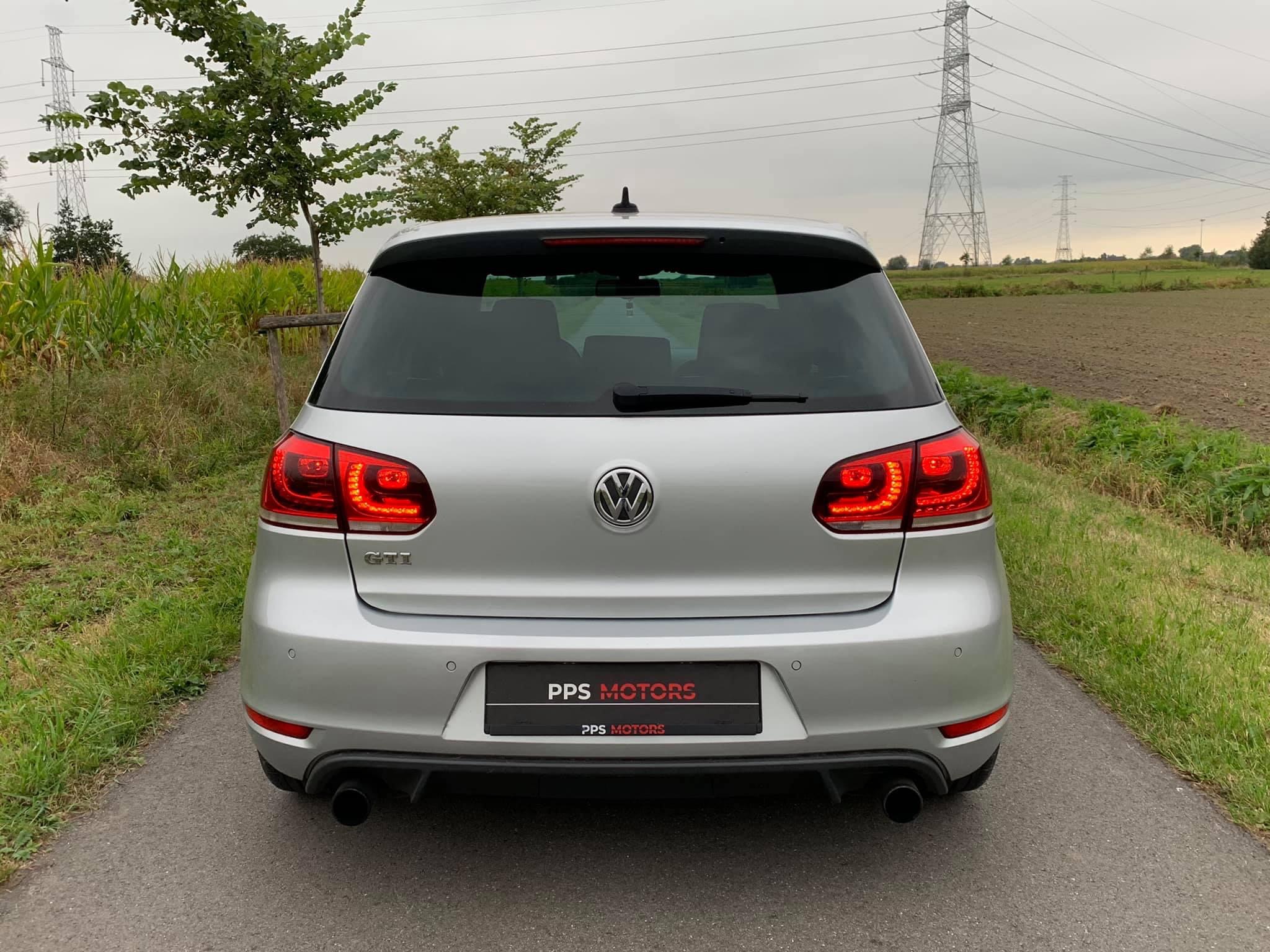 Volkswagen GOLF GTI 2.0 photo 5