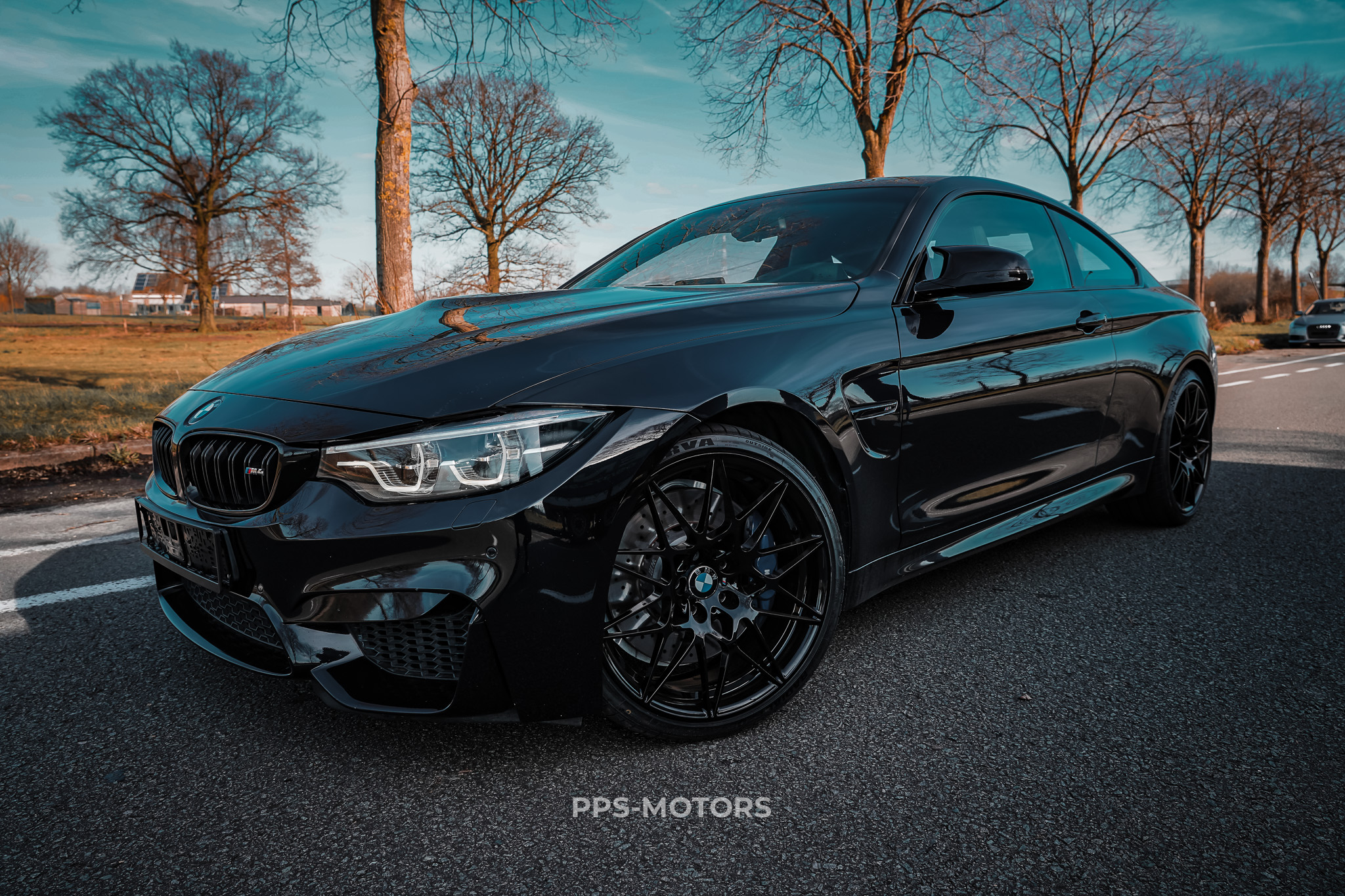 BMW M4 3.0 COMPETITION INDIVIDUAL photo 1