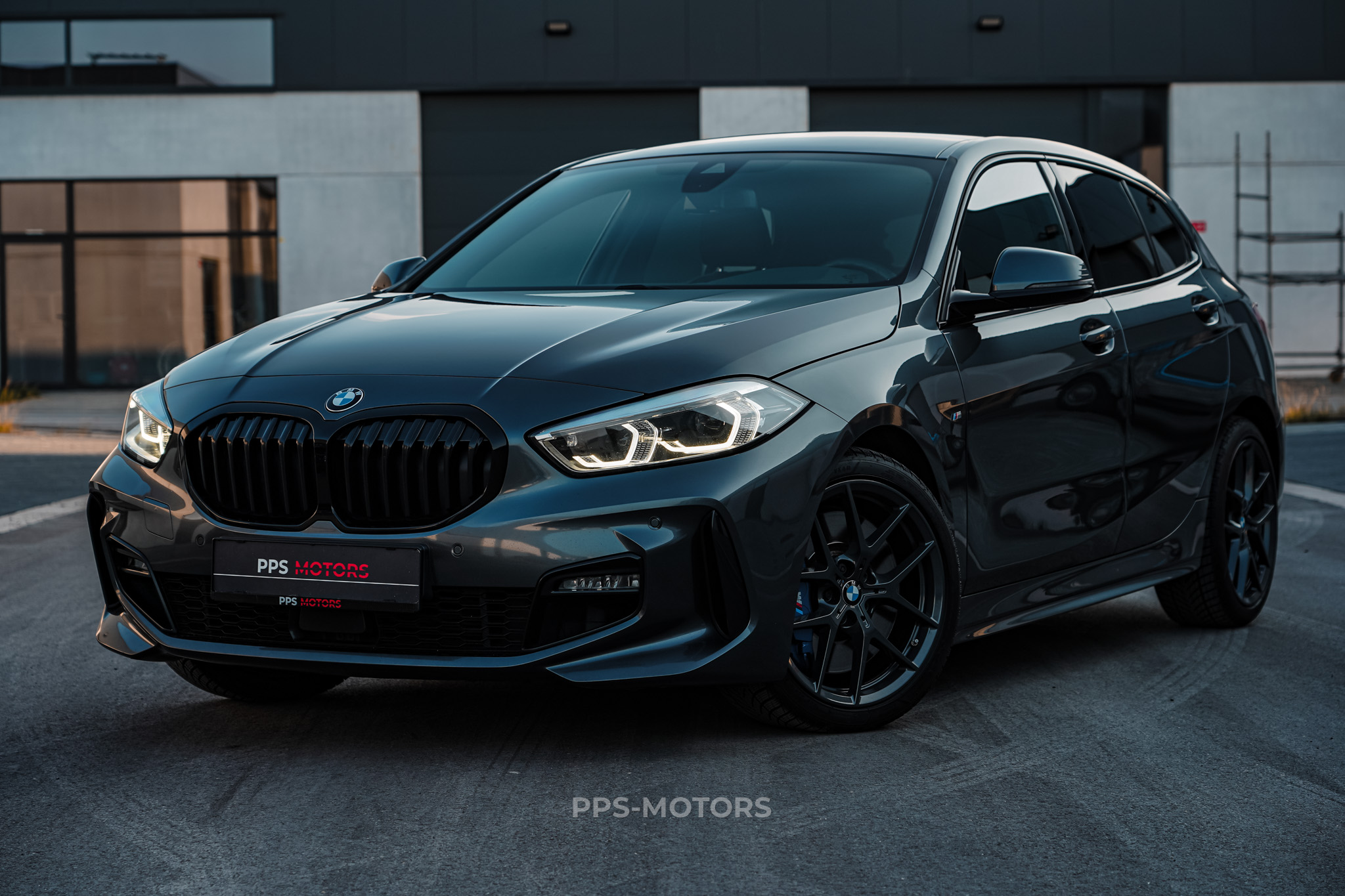 BMW 118iA M-PAKKET photo 2