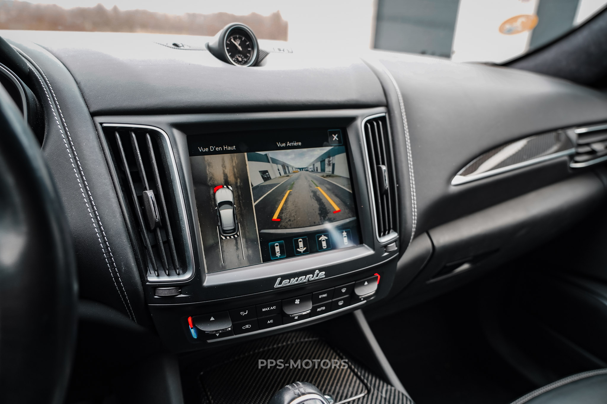 Maserati LEVANTE 3.0 V6 photo 10