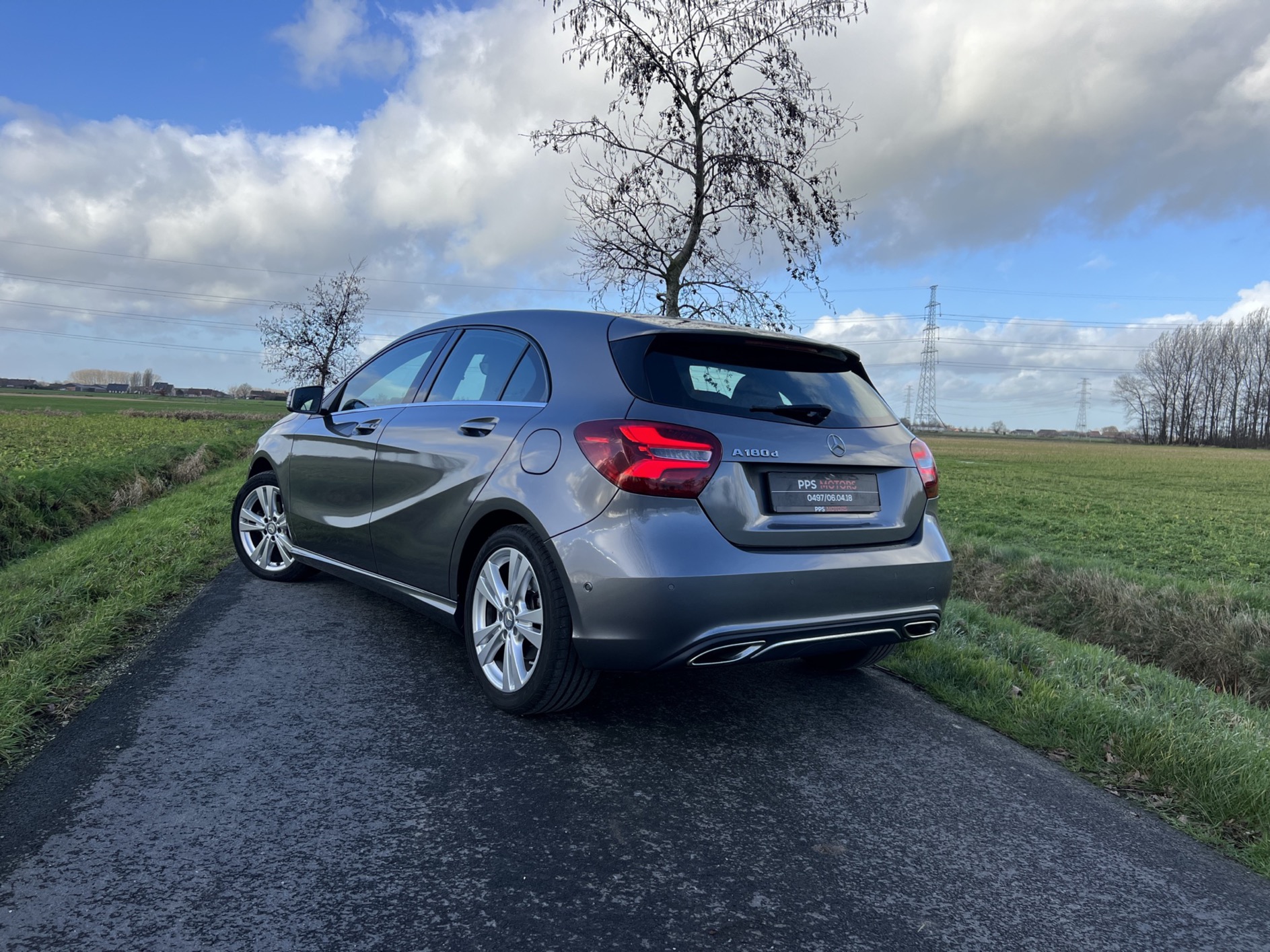 Mercedes Benz A180d photo 4