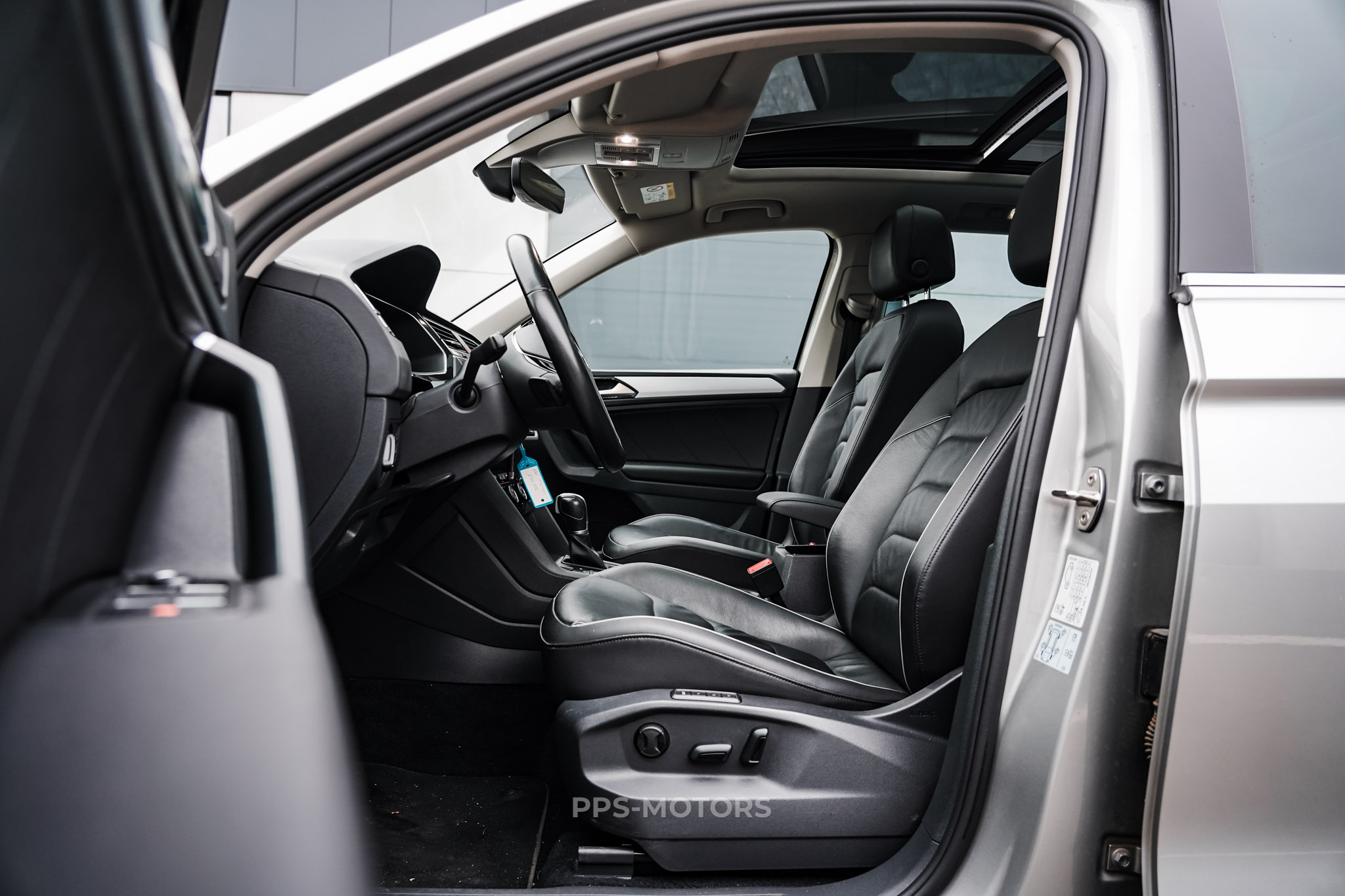 Volkswagen TIGUAN 1.4 TSI DSG R-LINE photo 14