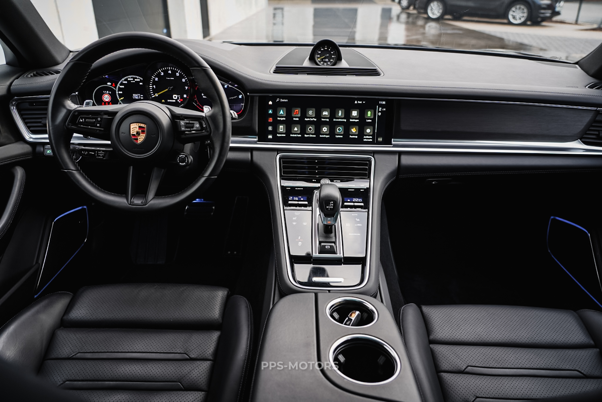 Porsche PANAMERA SPORT TURISMO 4 E-HYBRID photo 10