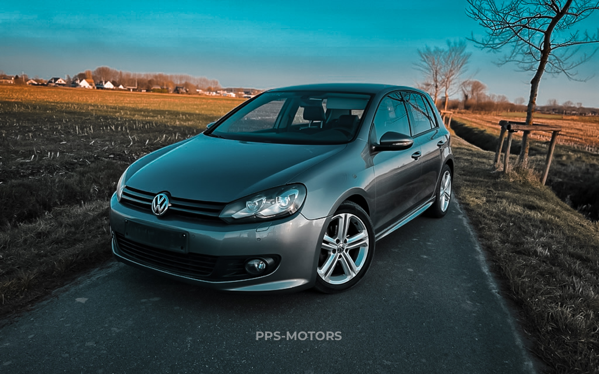 Volkswagen GOLF VI 2.0 TDI R-LINE photo 16