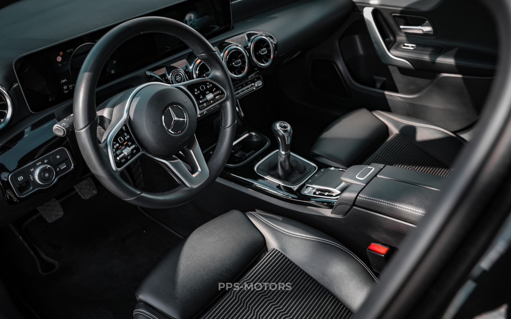 Mercedes Benz A200 LAUNCH EDITION photo 18