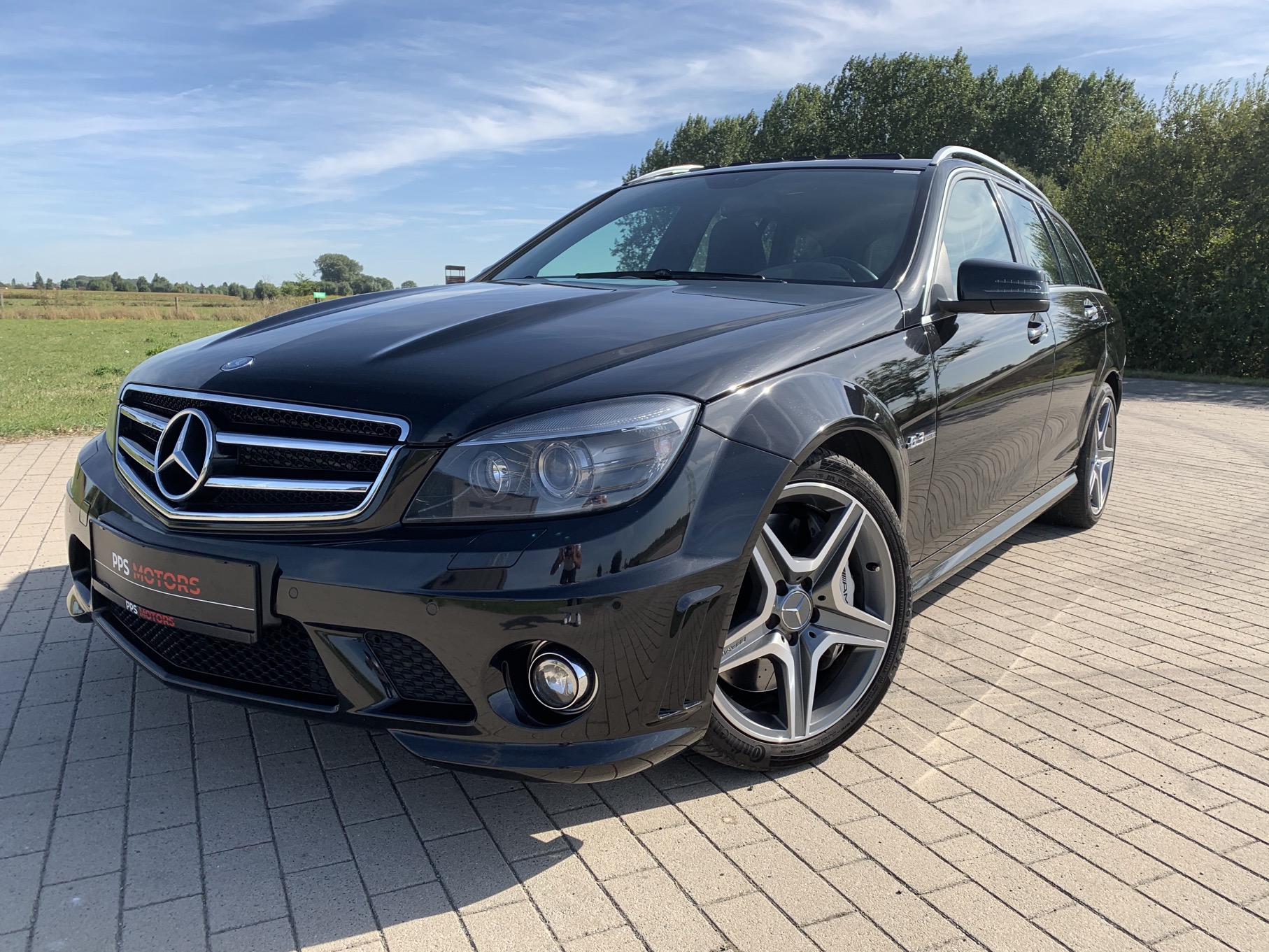 Mercedes Benz C63 AMG 4.0 V8 BITURBO photo 2