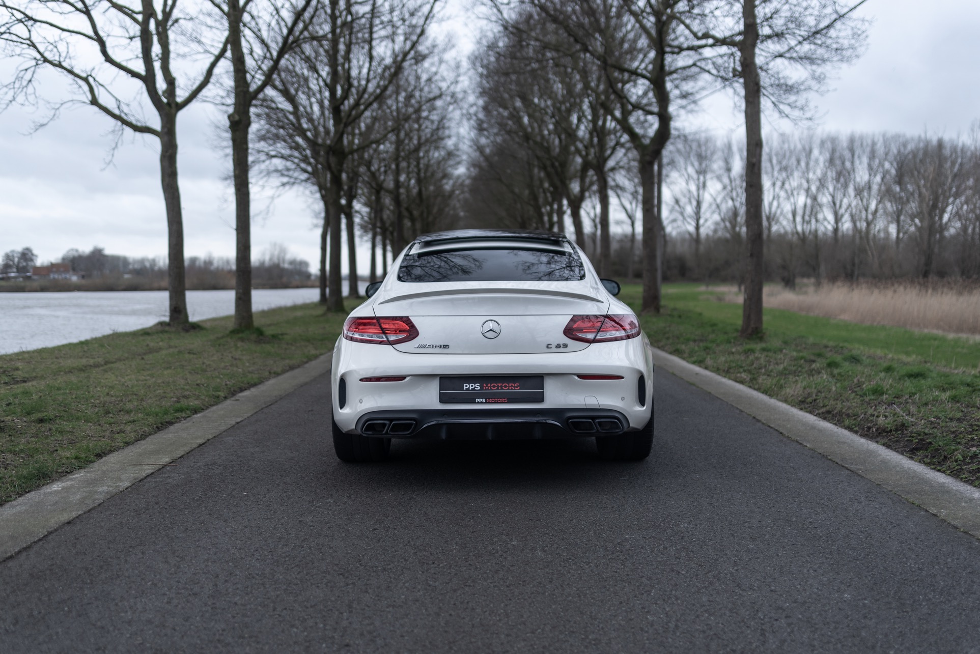 Mercedes Benz C63 AMG 4.0 BITURBO V8 photo 16