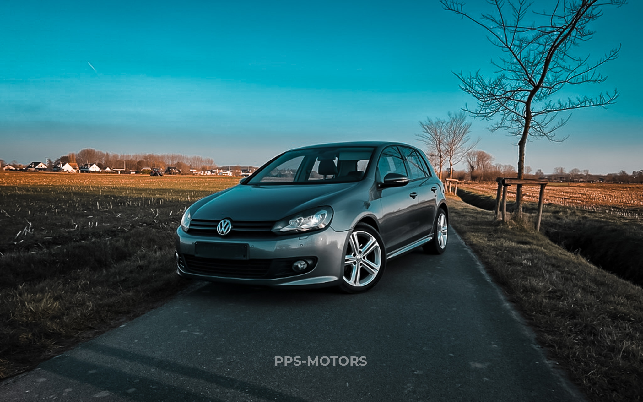Volkswagen GOLF VI 2.0 TDI R-LINE photo 14