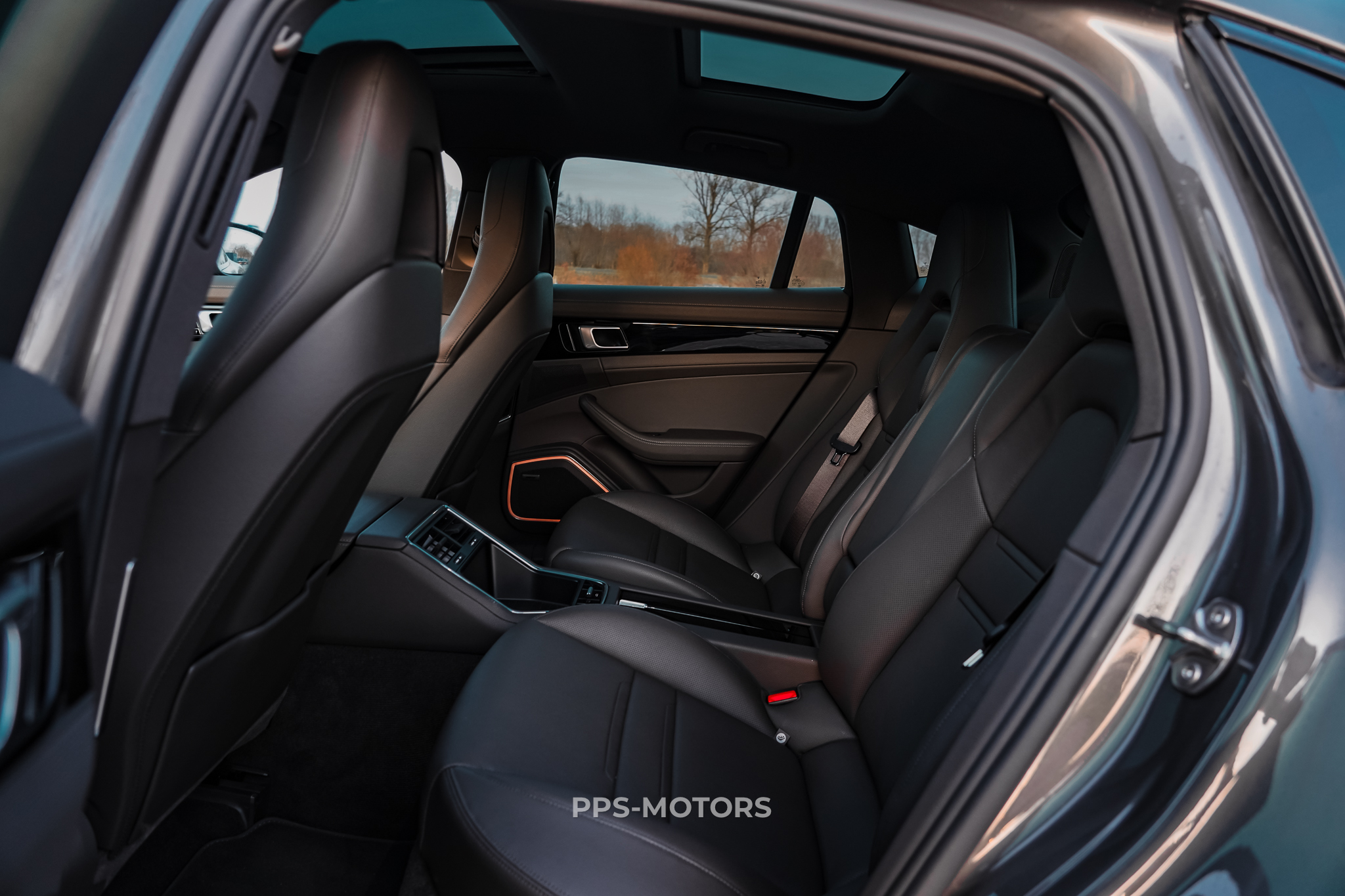 Porsche PANAMERA 4 E-HYBRID photo 24
