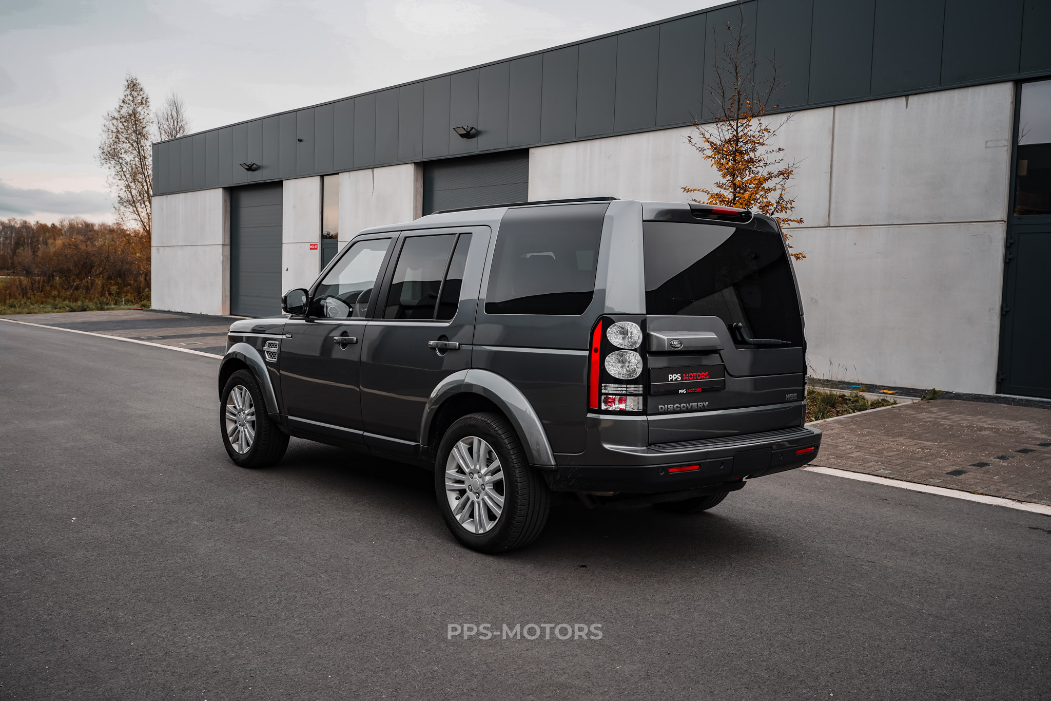 Land Rover DISCOVERY 3.0 TDV6 HSE photo 4
