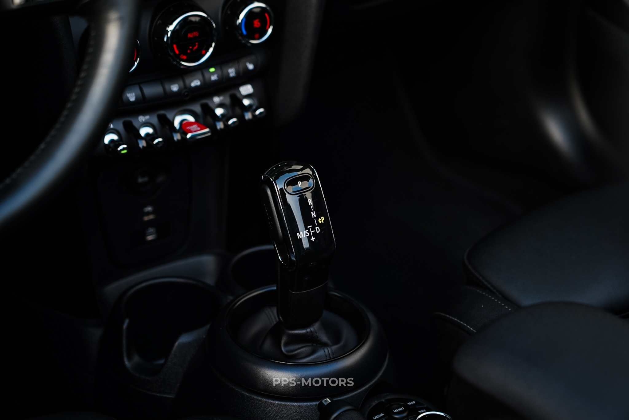 MINI COOPER CABRIO photo 16
