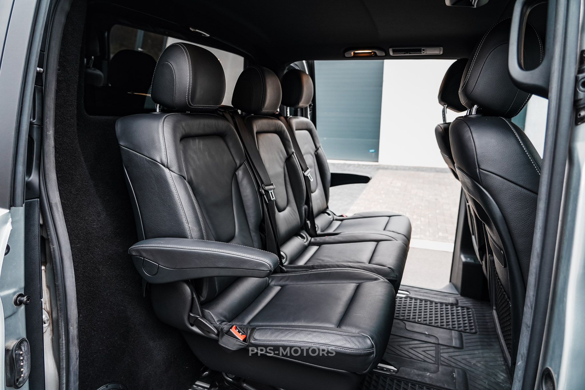 Mercedes Benz V300 4-MATIC AMG PAKKET photo 19