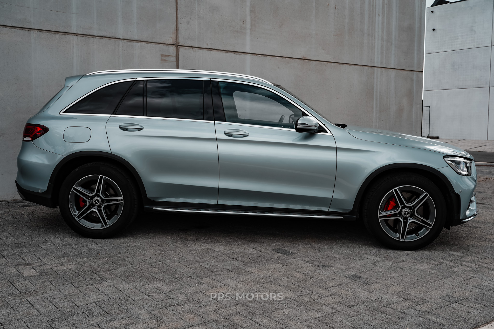 Mercedes Benz GLC 220d 4-MATIC AMG PACK photo 8
