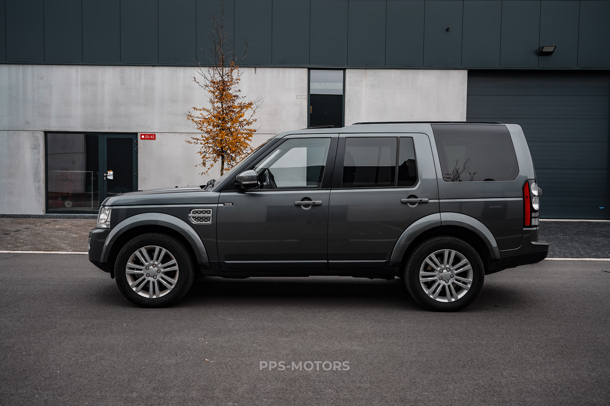 Land Rover DISCOVERY 3.0 TDV6 HSE photo 5