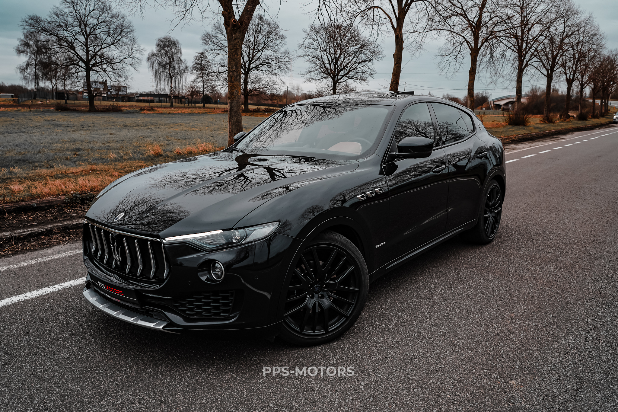Maserati LEVANTE 3.0 V6 TURBO GRANLUSSO photo 2