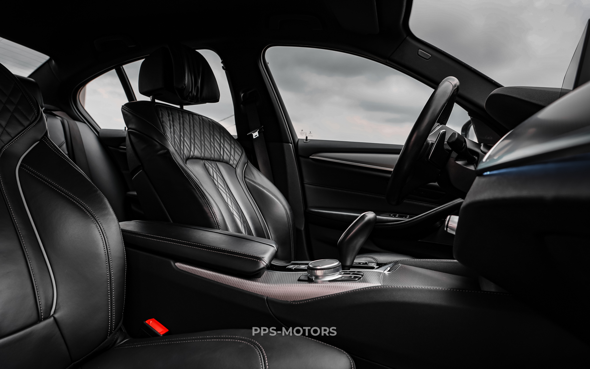 BMW M550d xAS photo 12