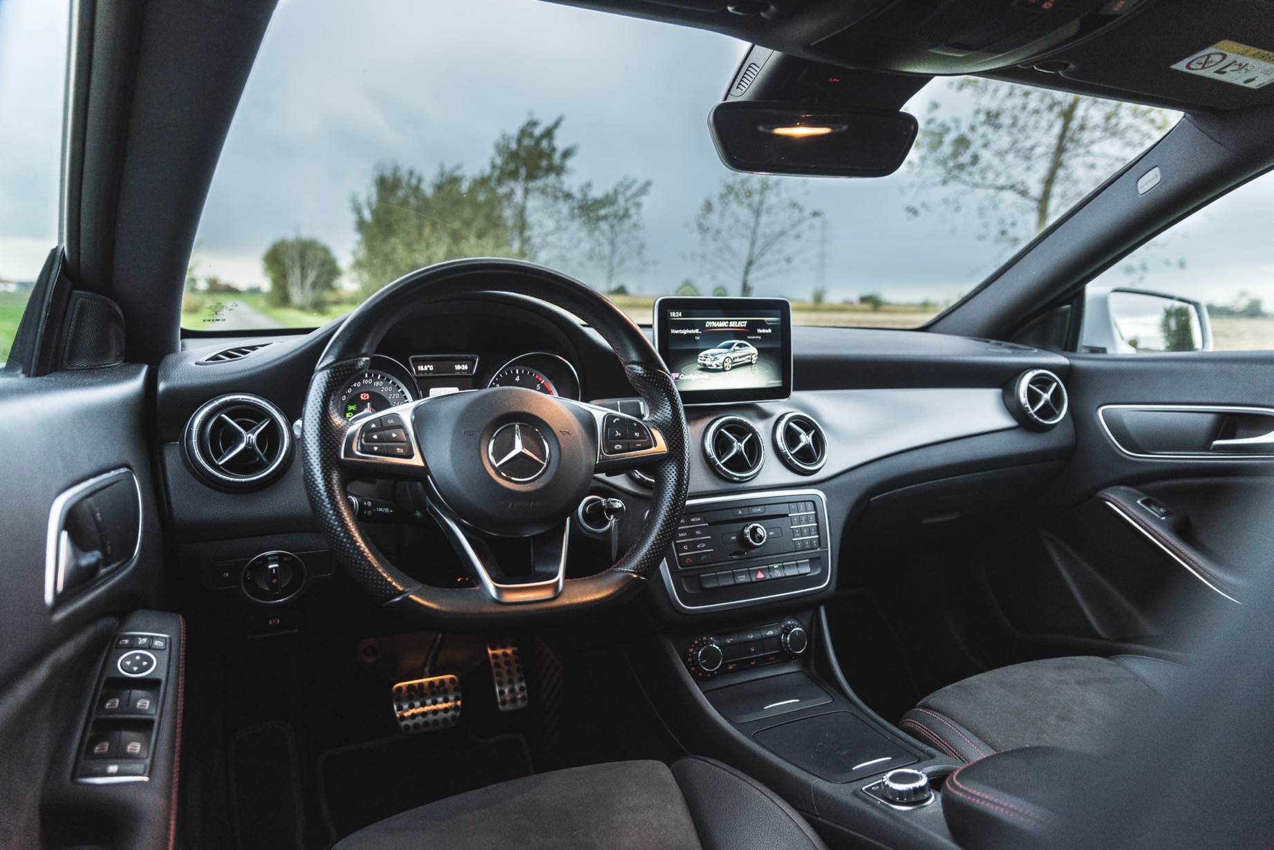 Mercedes Benz CLA 220 AMG PAKKET photo 8