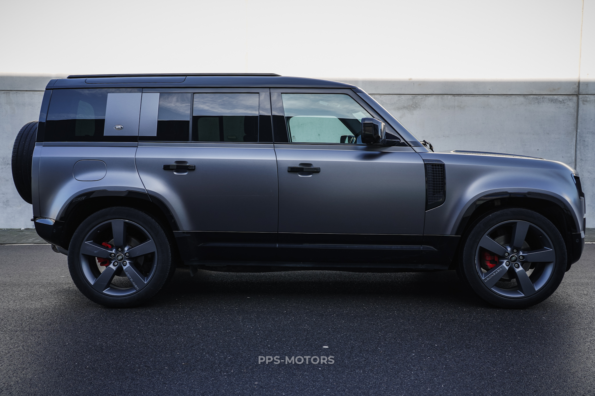 Land Rover DEFENDER 110 SE X-DYNAMIC photo 5