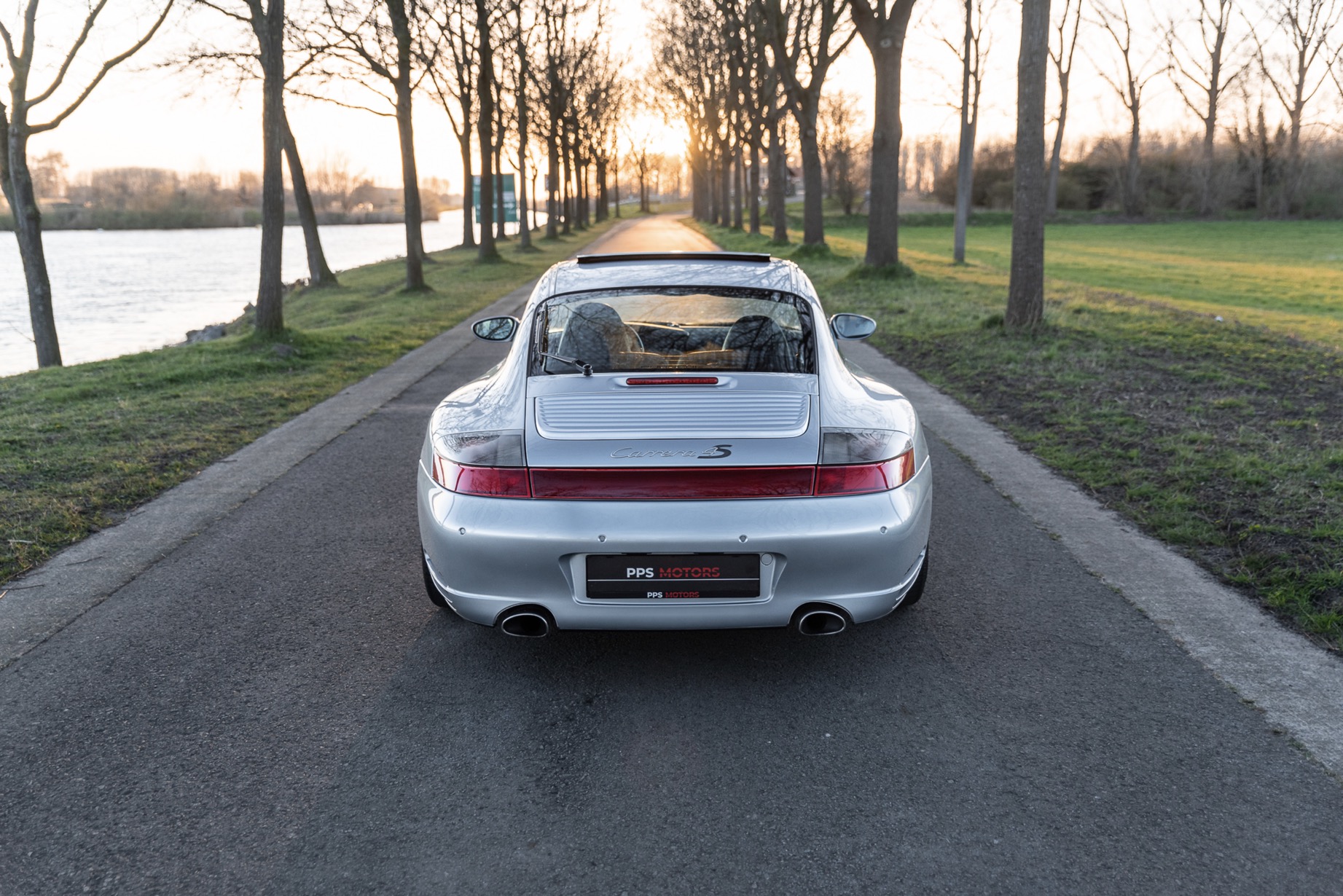 Porsche 996 CARRERA 4S photo 7