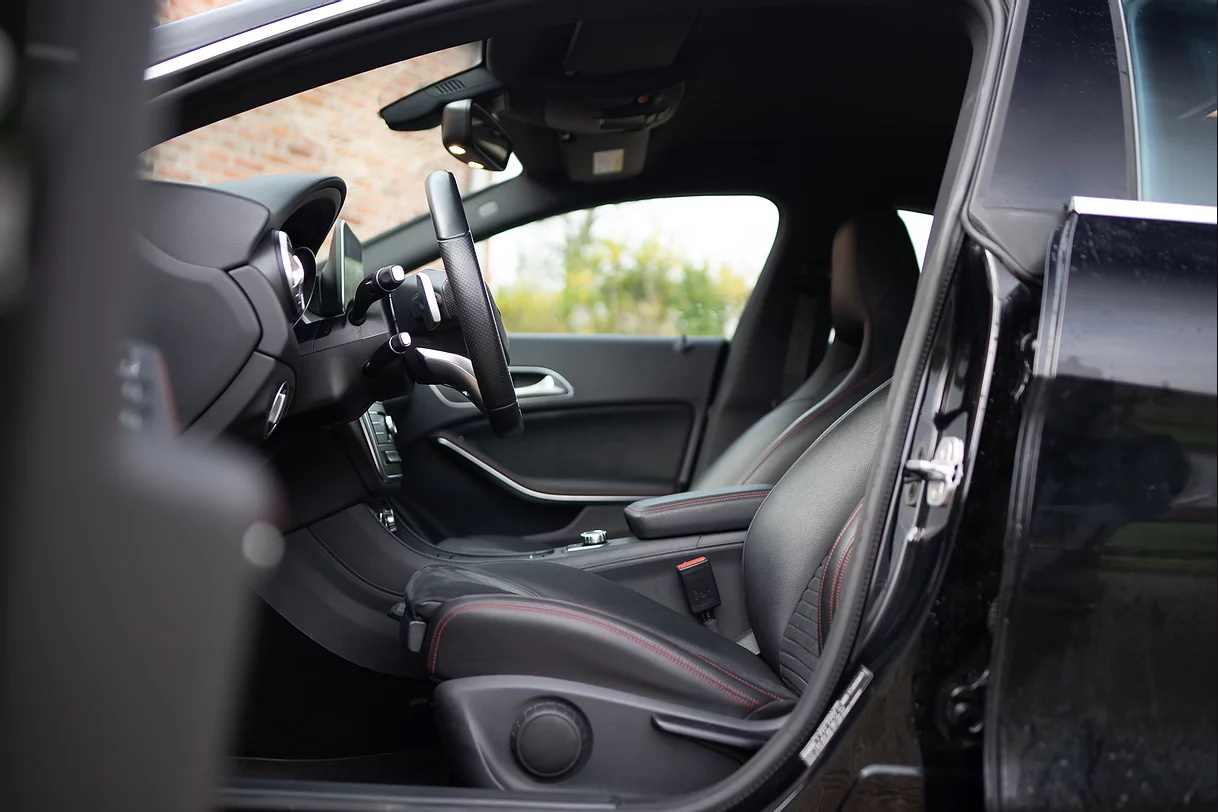 Mercedes Benz CLA 200 AMG-PAKKET photo 7