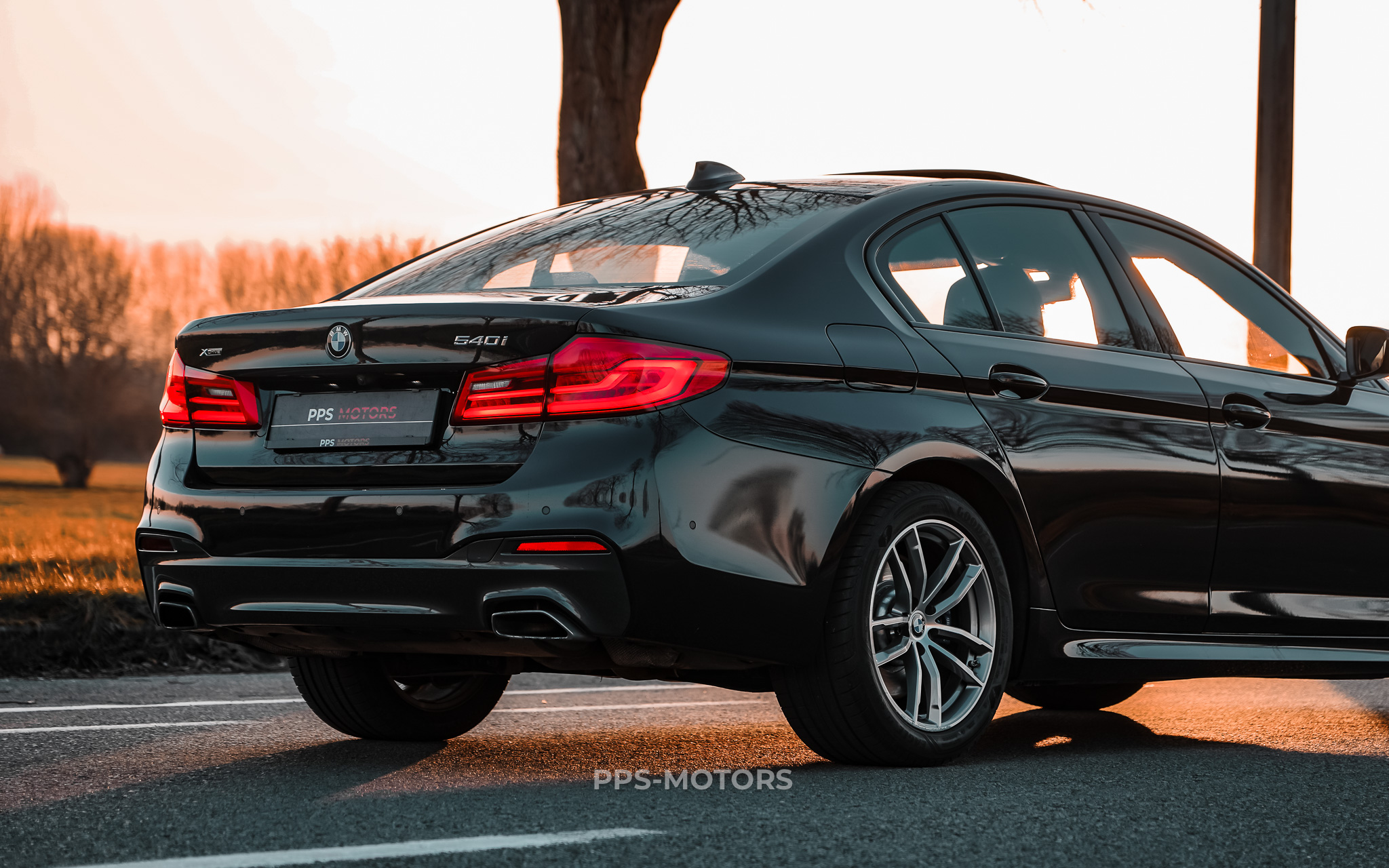 BMW 540i xDRIVE G30 M-PAKKET photo 10
