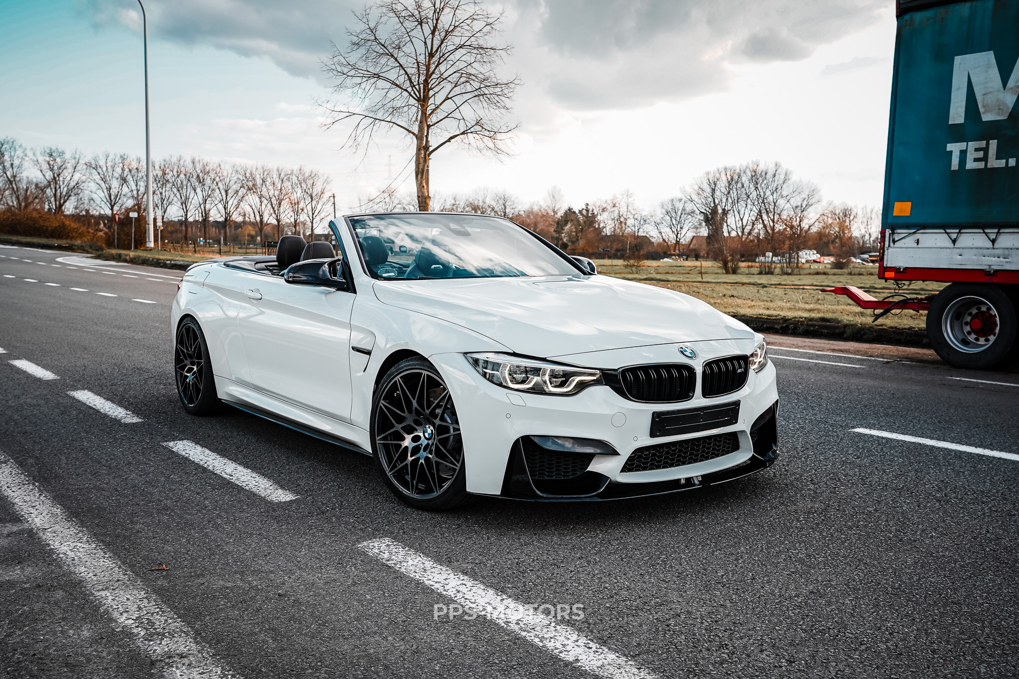 BMW M4 3.0 CABRIO INDIVIDUAL PACK photo 4