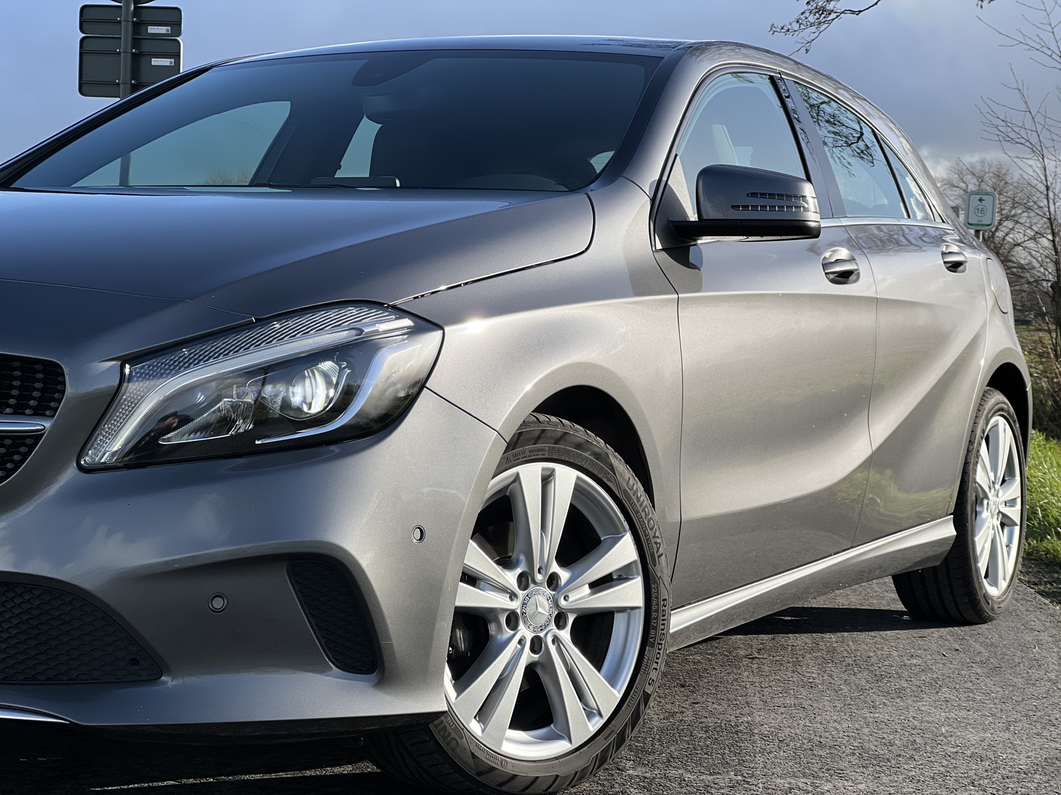 Mercedes Benz A180d photo 2