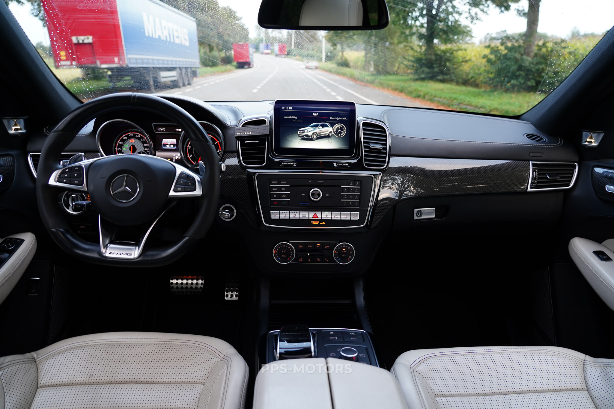 Mercedes Benz GLE63 AMG 5.5 V8 BITURBO photo 25