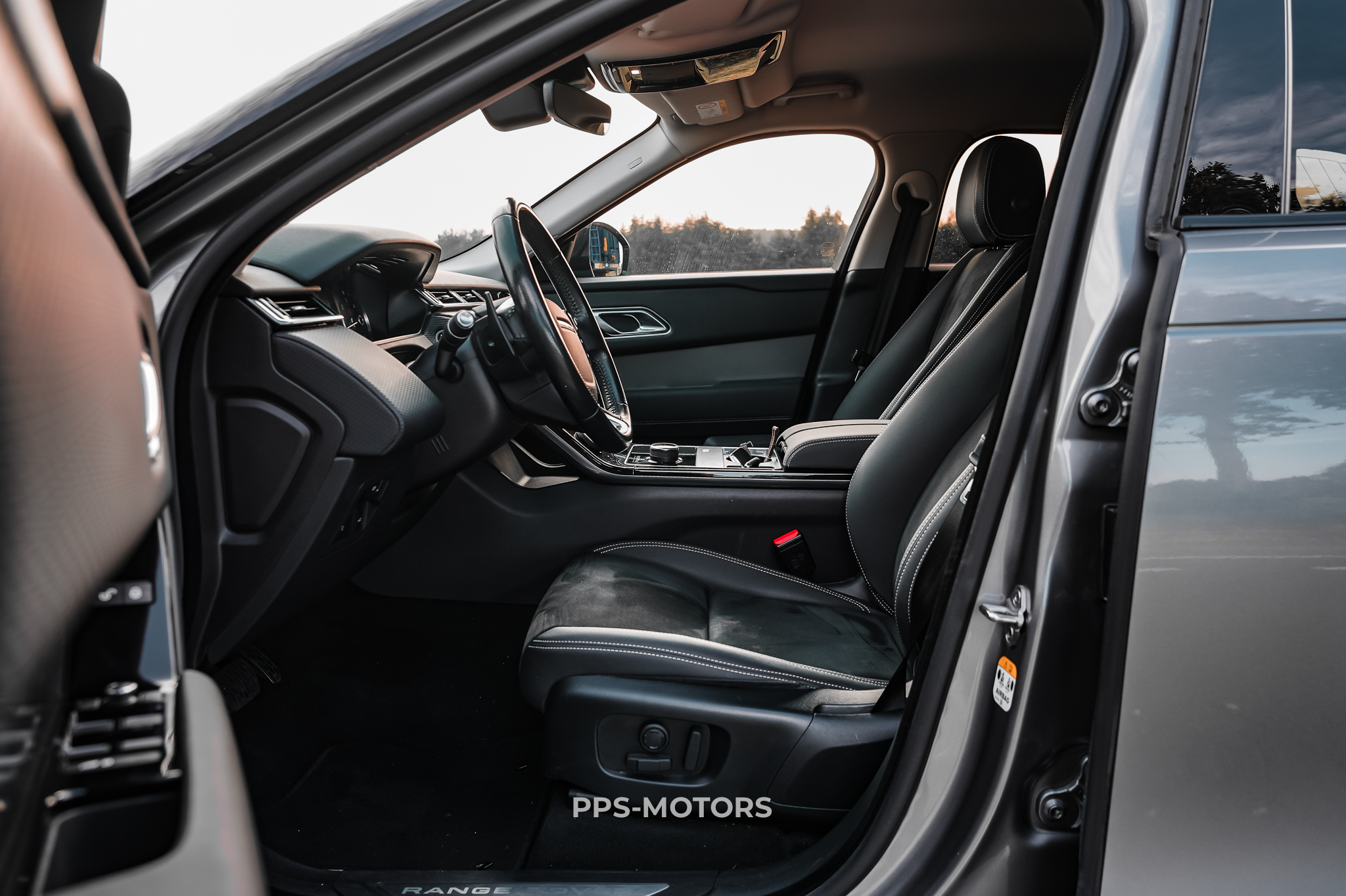 Land Rover RANGE ROVER VELAR photo 17