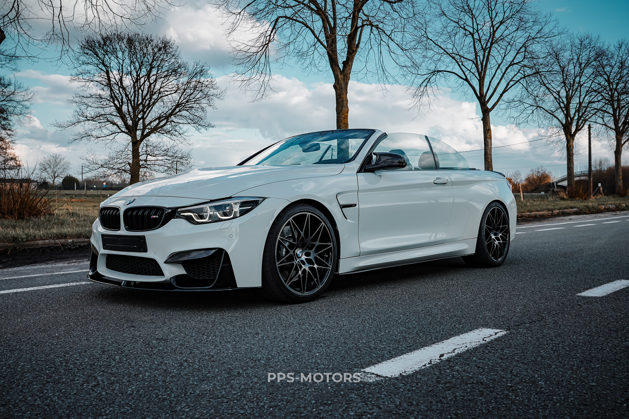 BMW M4 3.0 CABRIO INDIVIDUAL PACK photo 3