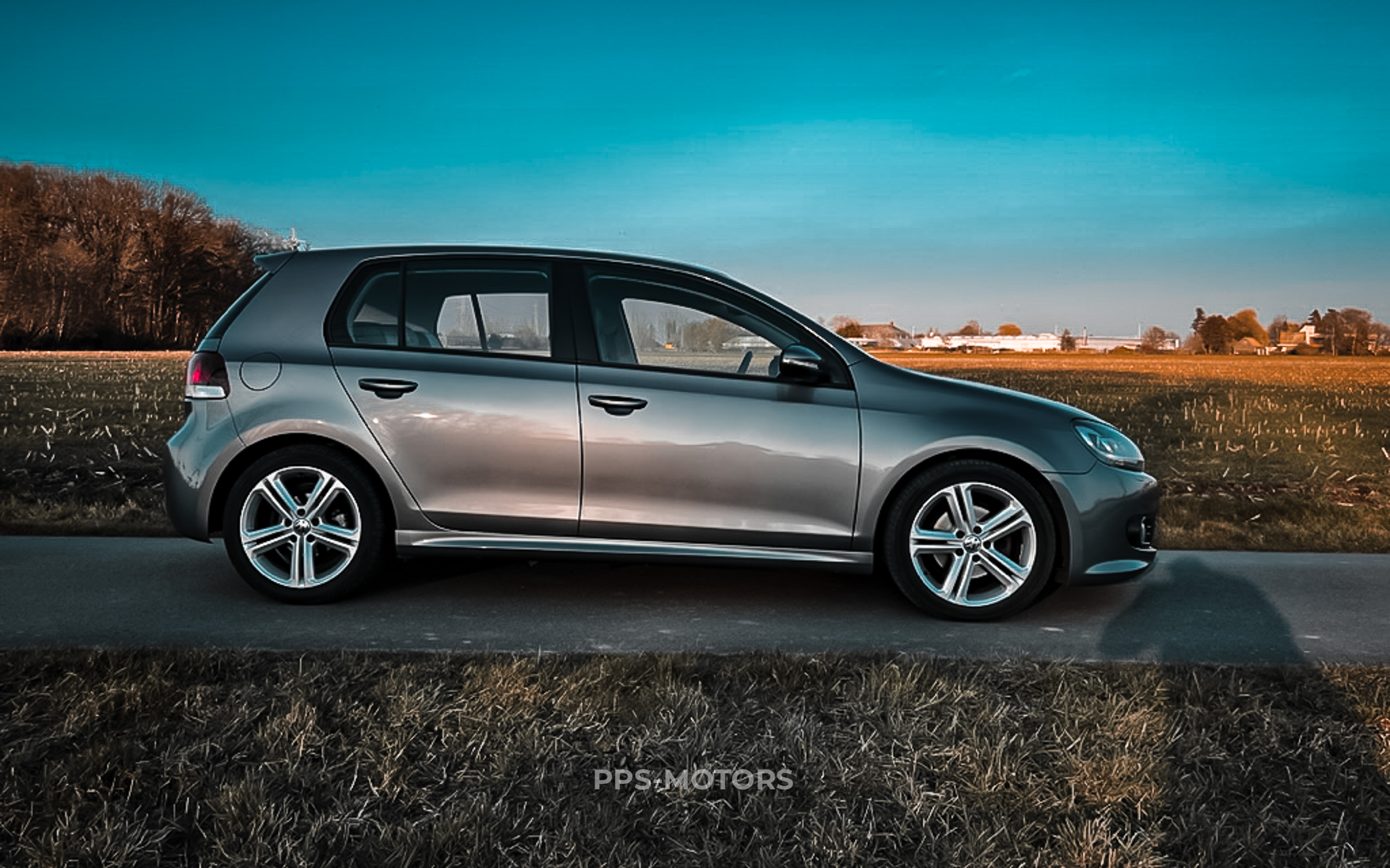 Volkswagen GOLF VI 2.0 TDI R-LINE photo 3