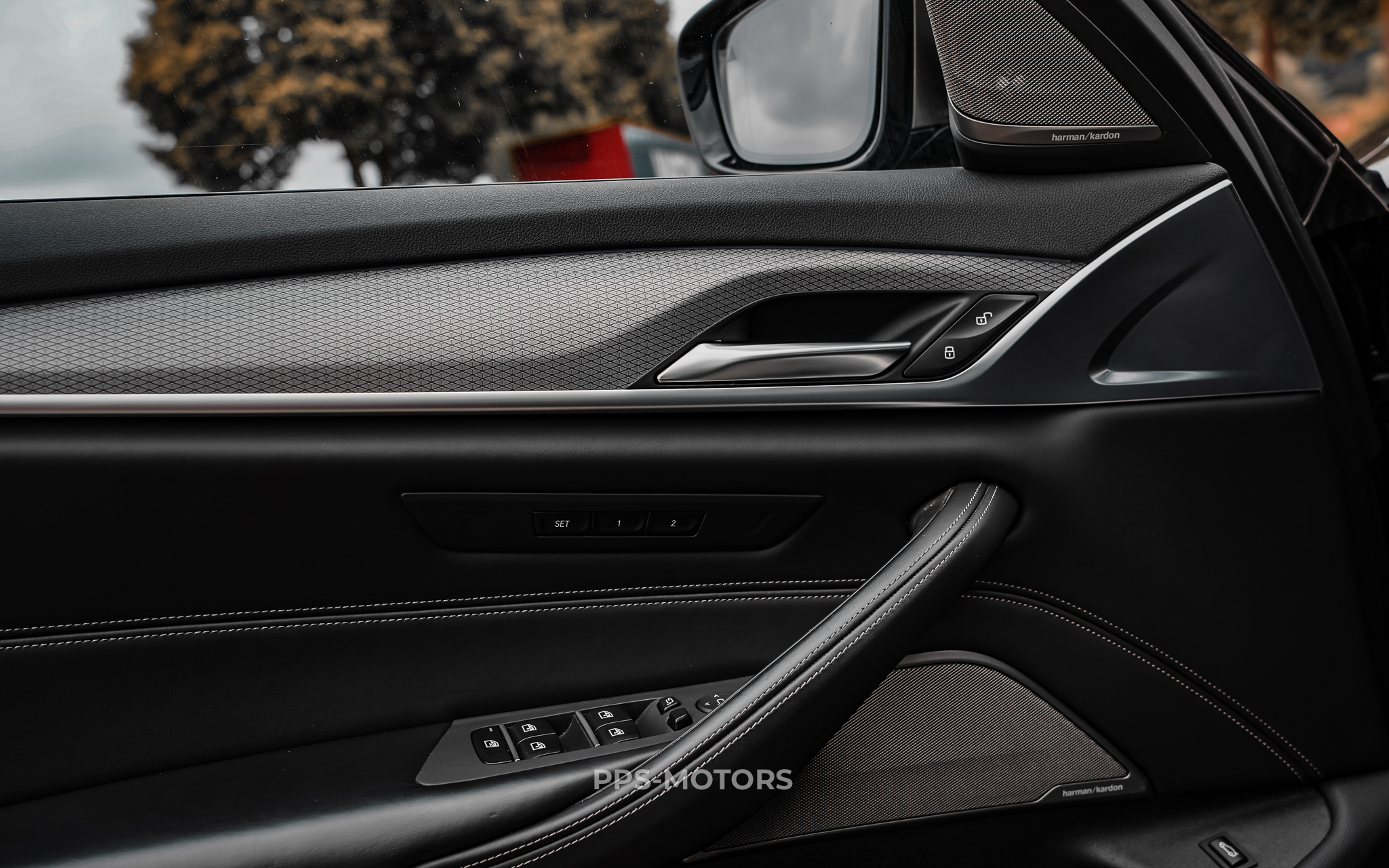 BMW M550d xAS photo 30